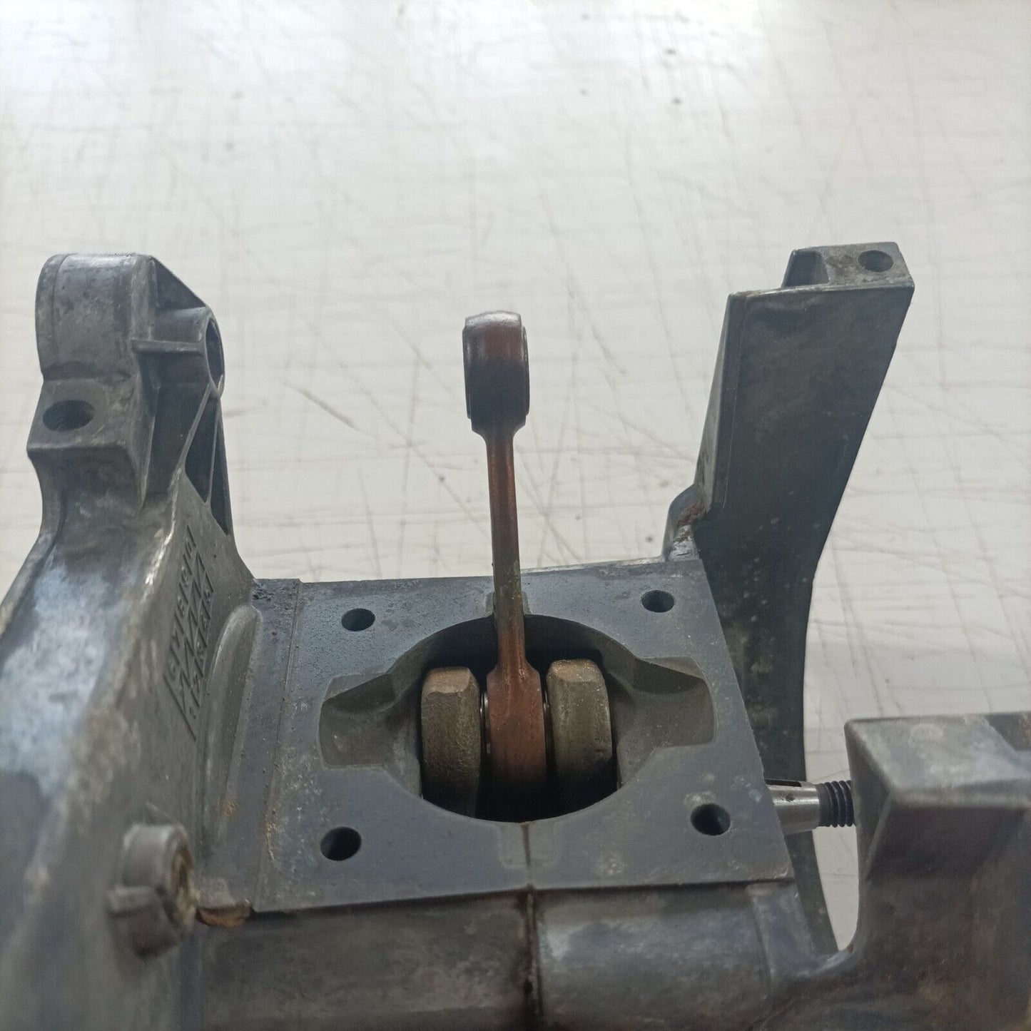 MOTOSEGA ALPINA P-400 ALBERO MOTORE E CARTER BASAMENTO CILINDRO COMPLETO