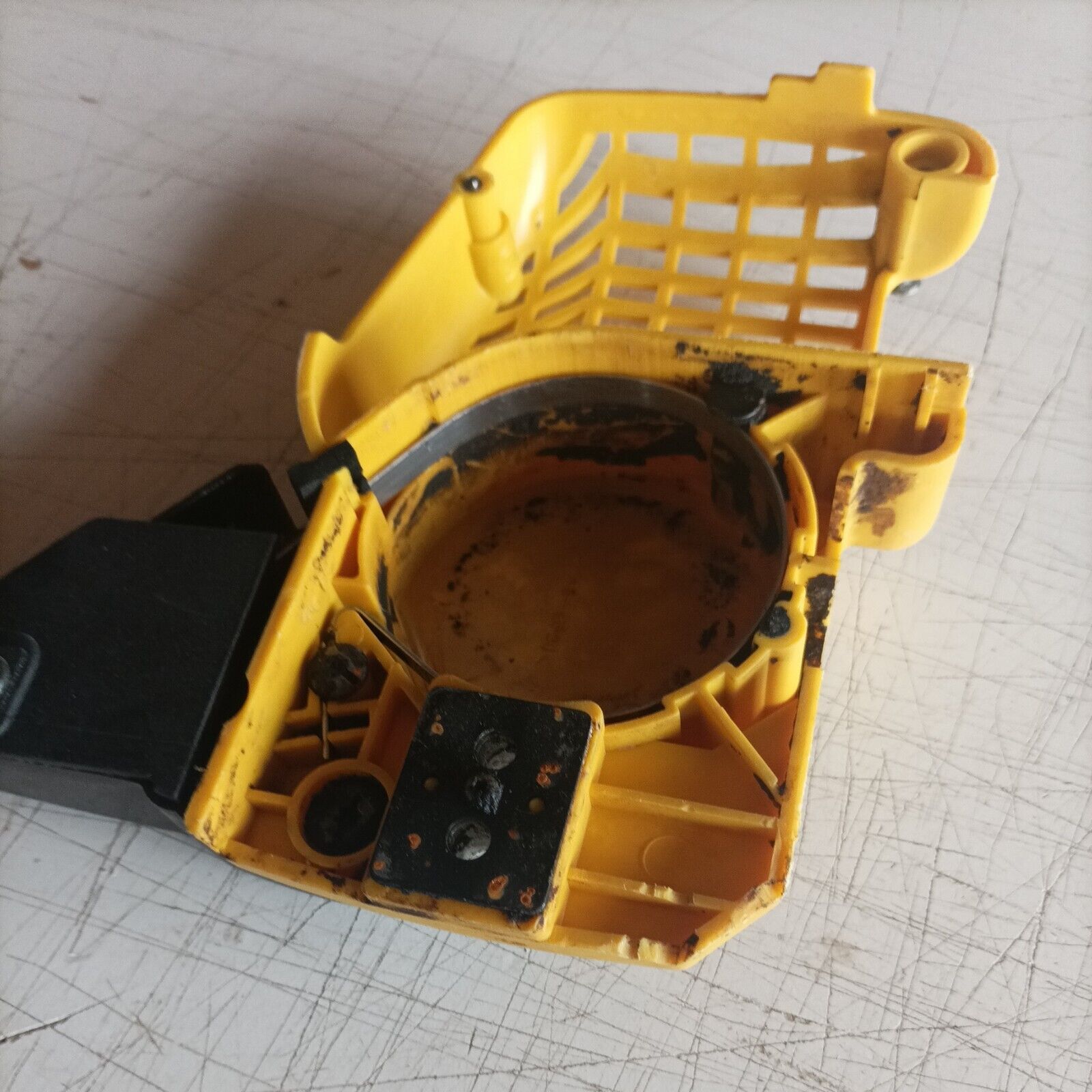 coperchio protezione FRENO CATENA PER MOTOSEGA KENDO CHAIN SAW 38 Cc usato