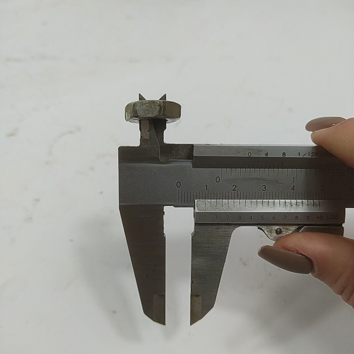 Ricambio DADO VOLANO ALBERO MOTORE per decespugliatore McCulloch 3800 usato