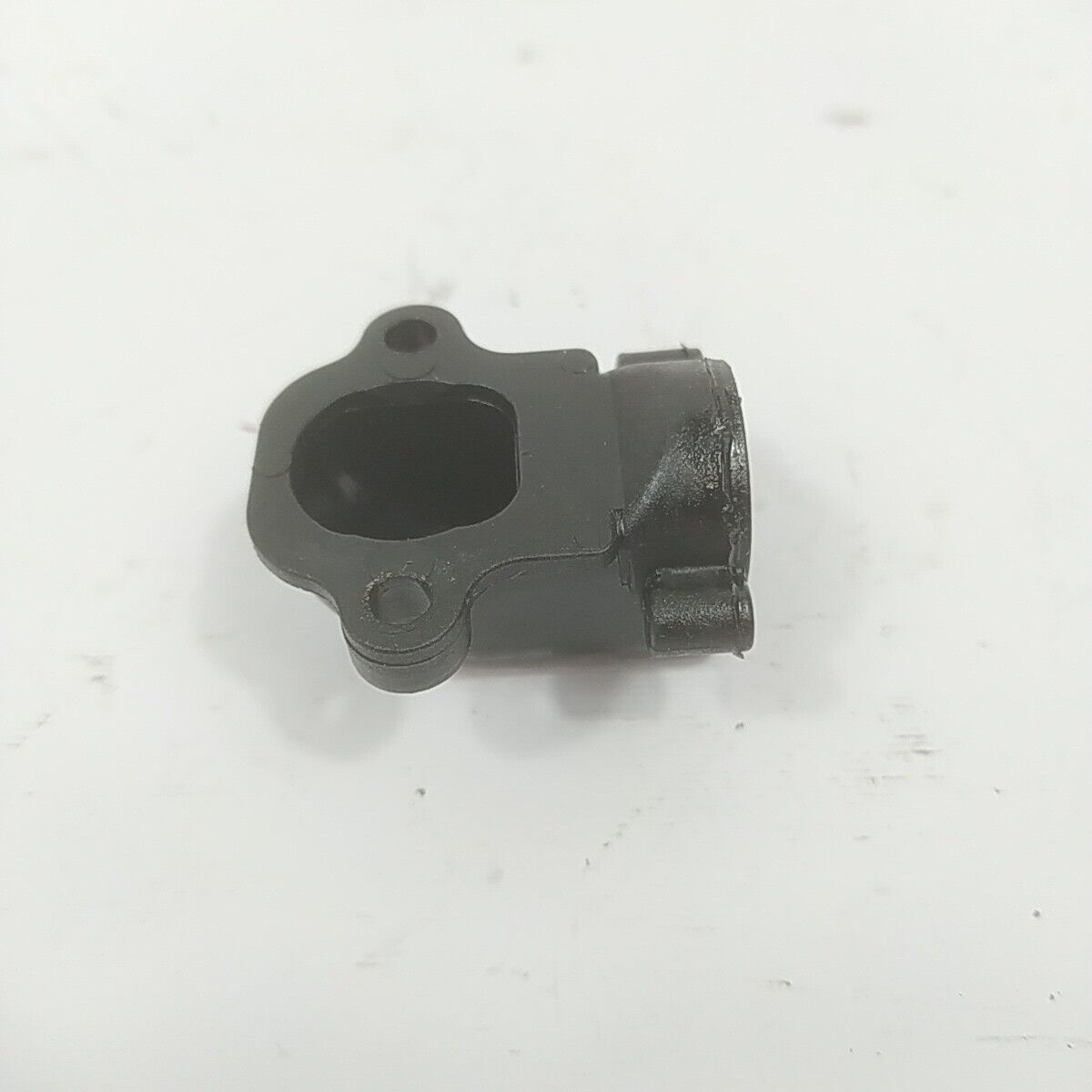 Ricambio per motosega CASTOR ALPINA 450 RACCORDO COLLETTORE FILTRO ARIA usato