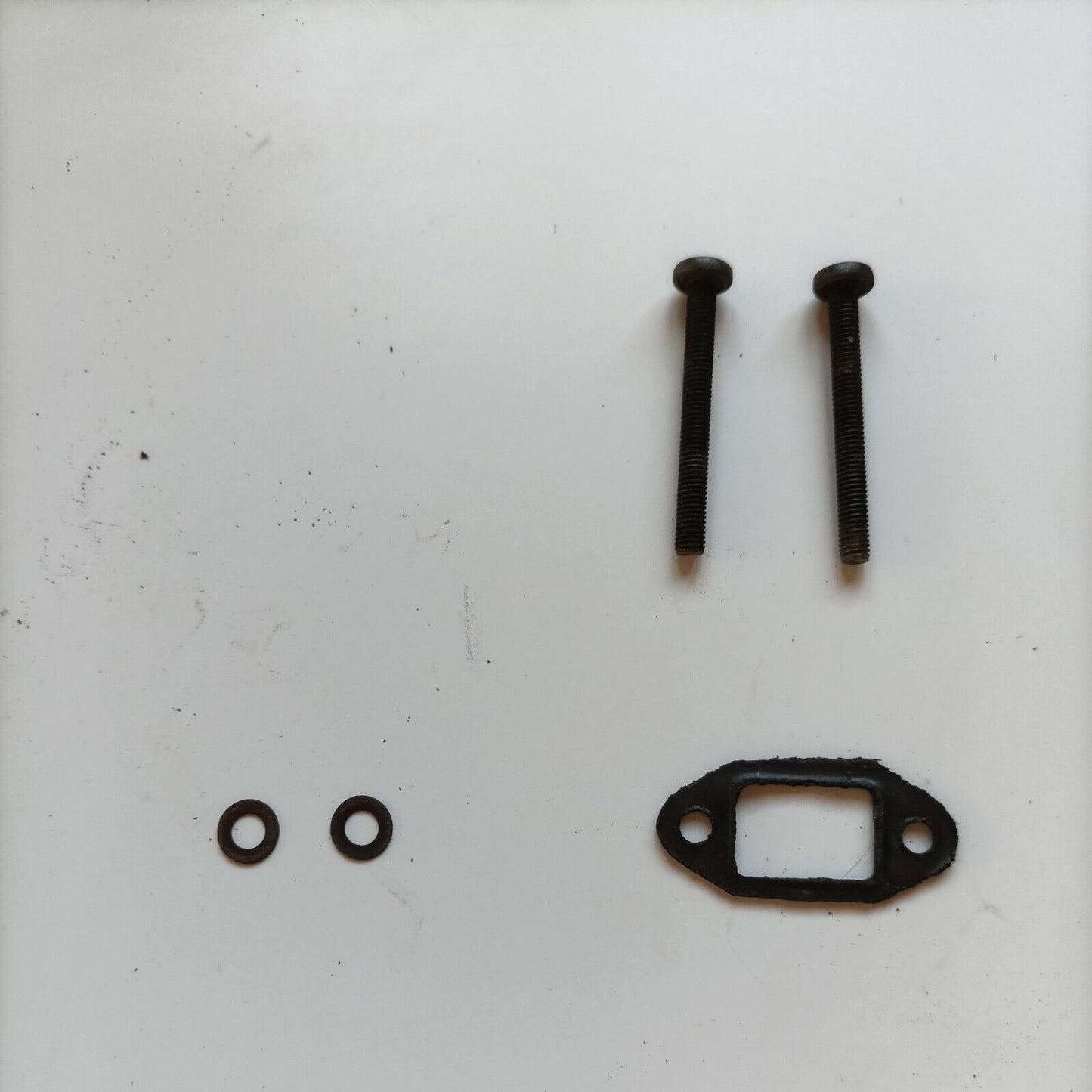 MARMITTA silenziatore TERMINALE MOTOSEGA OLEO MAC 935 DF EFCO 134 135 usato