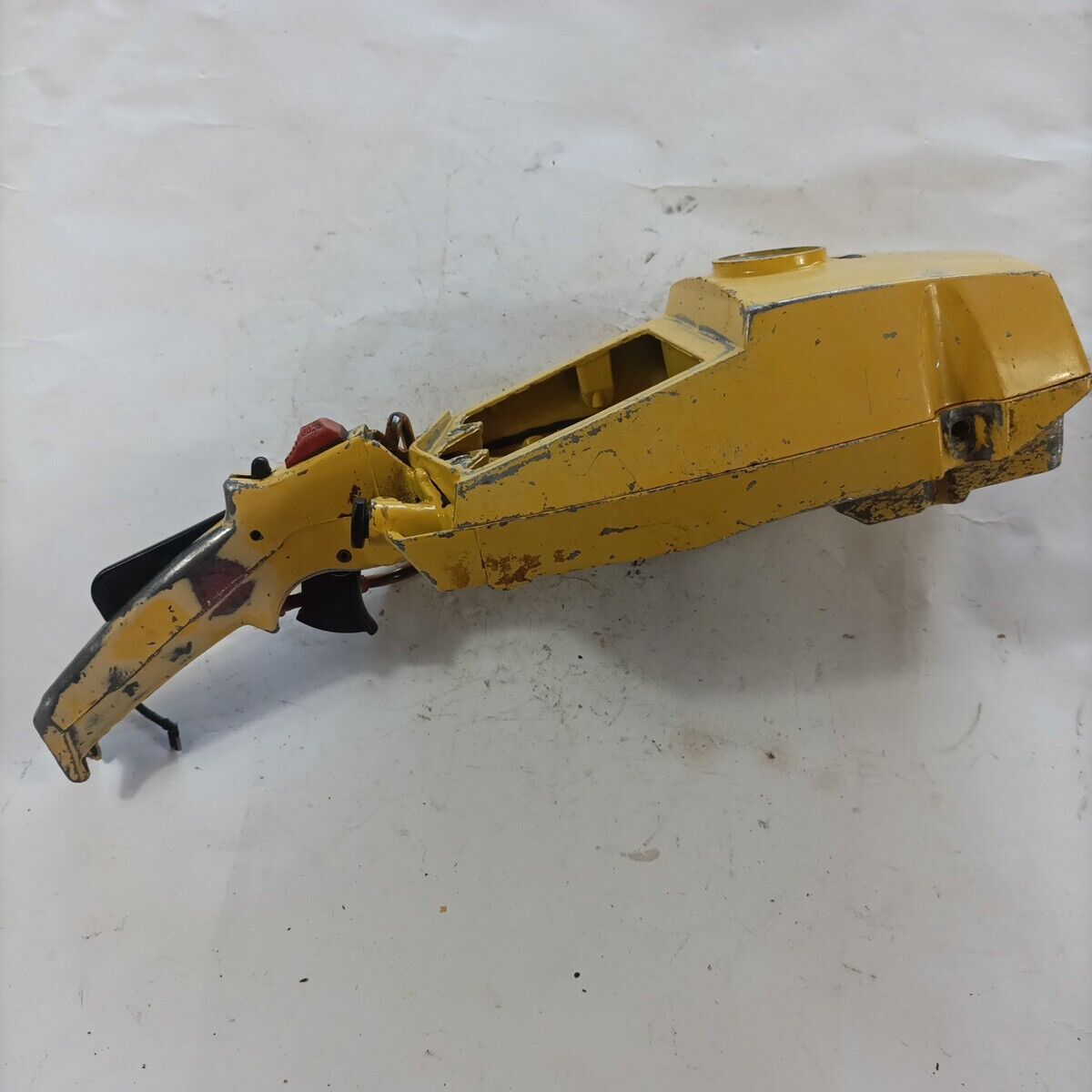 MANIGLIA IMPUGNATURA serbatoio PER MOTOSEGA MCCULLOCH PRO MAC 700 ricambi usati