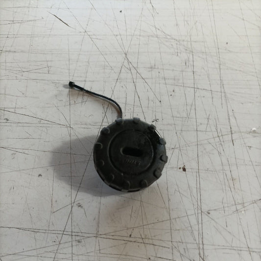 TAPPO serbatoio CARBURANTE PER MOTOSEGA STIHL 018 / MS 170 180 017 ricambi usati