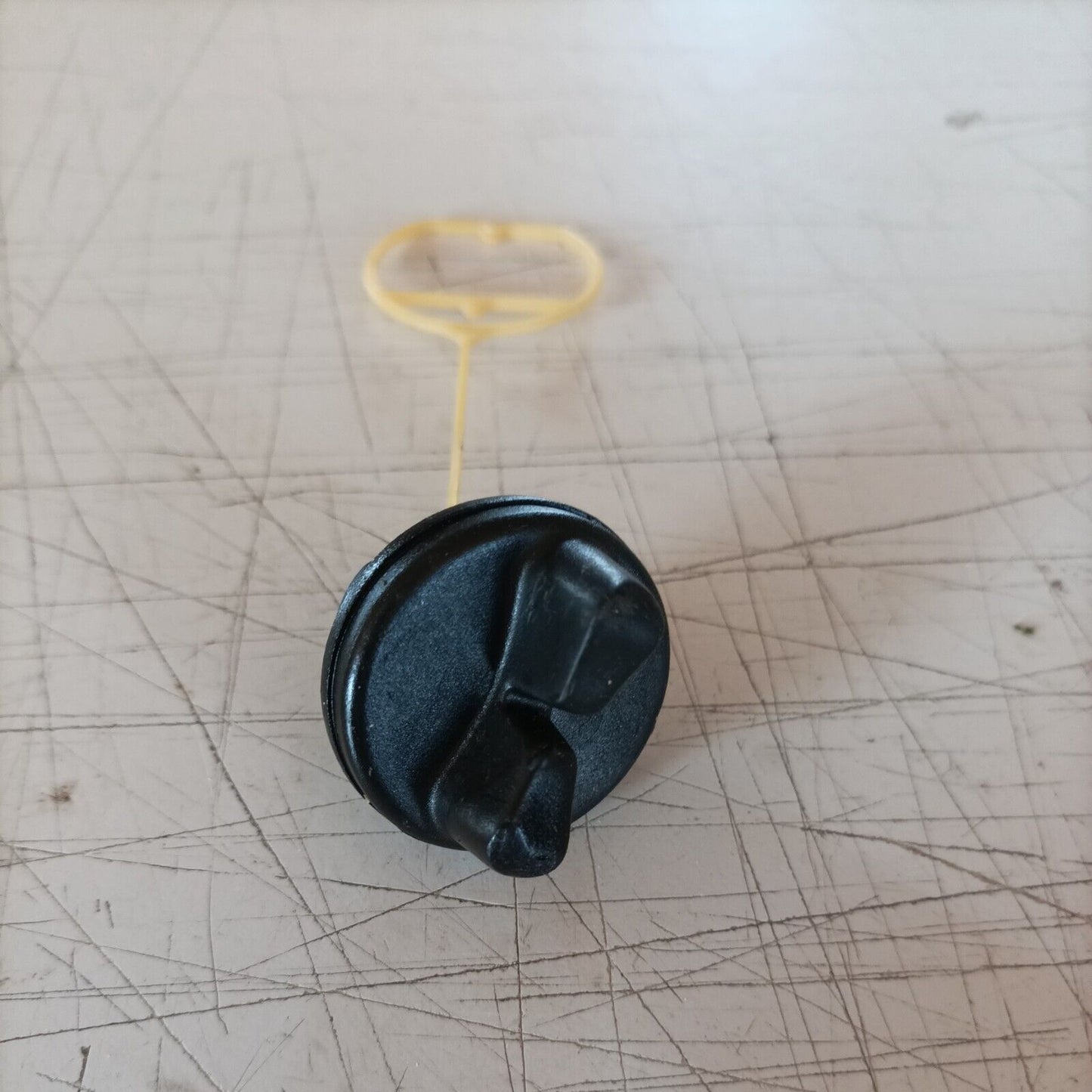 MOTOSEGA OLEO MAC 945 A TAPPO serbatoio CARBURANTE MISCELA ricambi usati