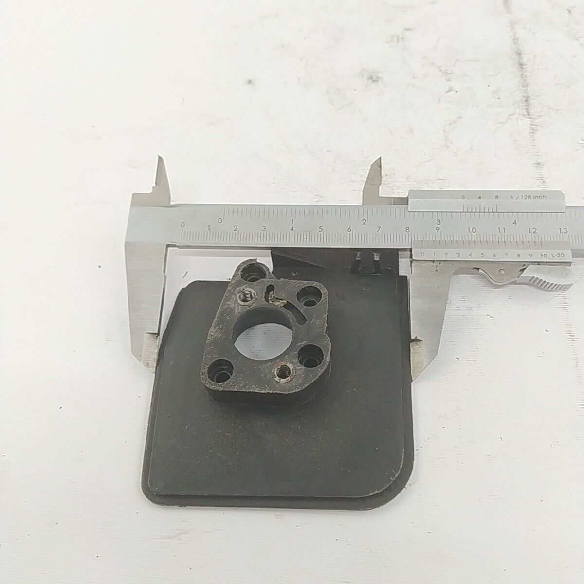 Ricambi per MOTOSEGA BLITZ 501 OLEOMAC 251 usati FLANGIA COLLETTORE CARBURATORE