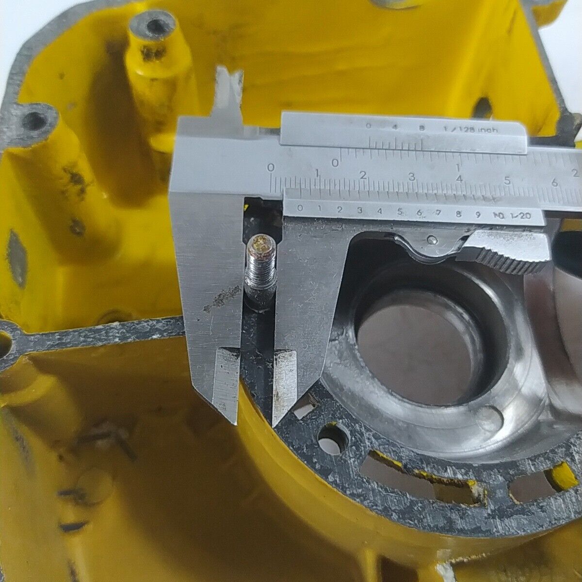 ricambio CARTER BASAMENTO ALBERO MOTORE lato frizione motosega ALPINA p 70 usati