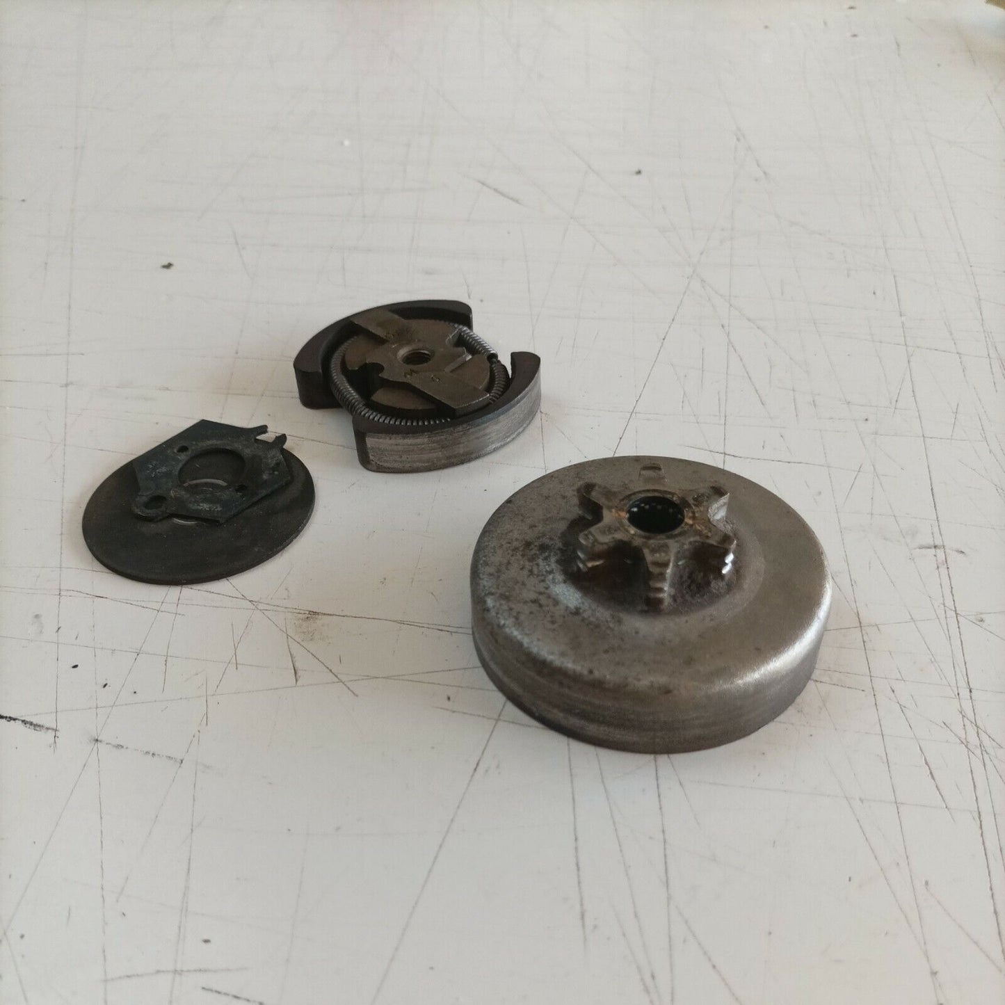 FRIZIONE E CAMPANA PER MOTOSEGA PARTNER FORMULA 60 420 POULAN ricambi usati