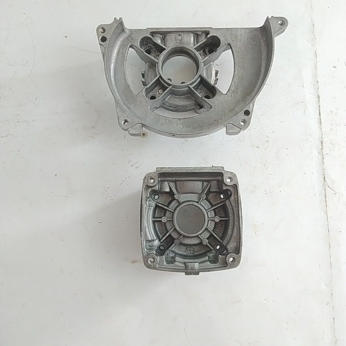 Ricambio CARTER BASAMENTO cilindro usato per decespugliatore MARUYAMA 420 42