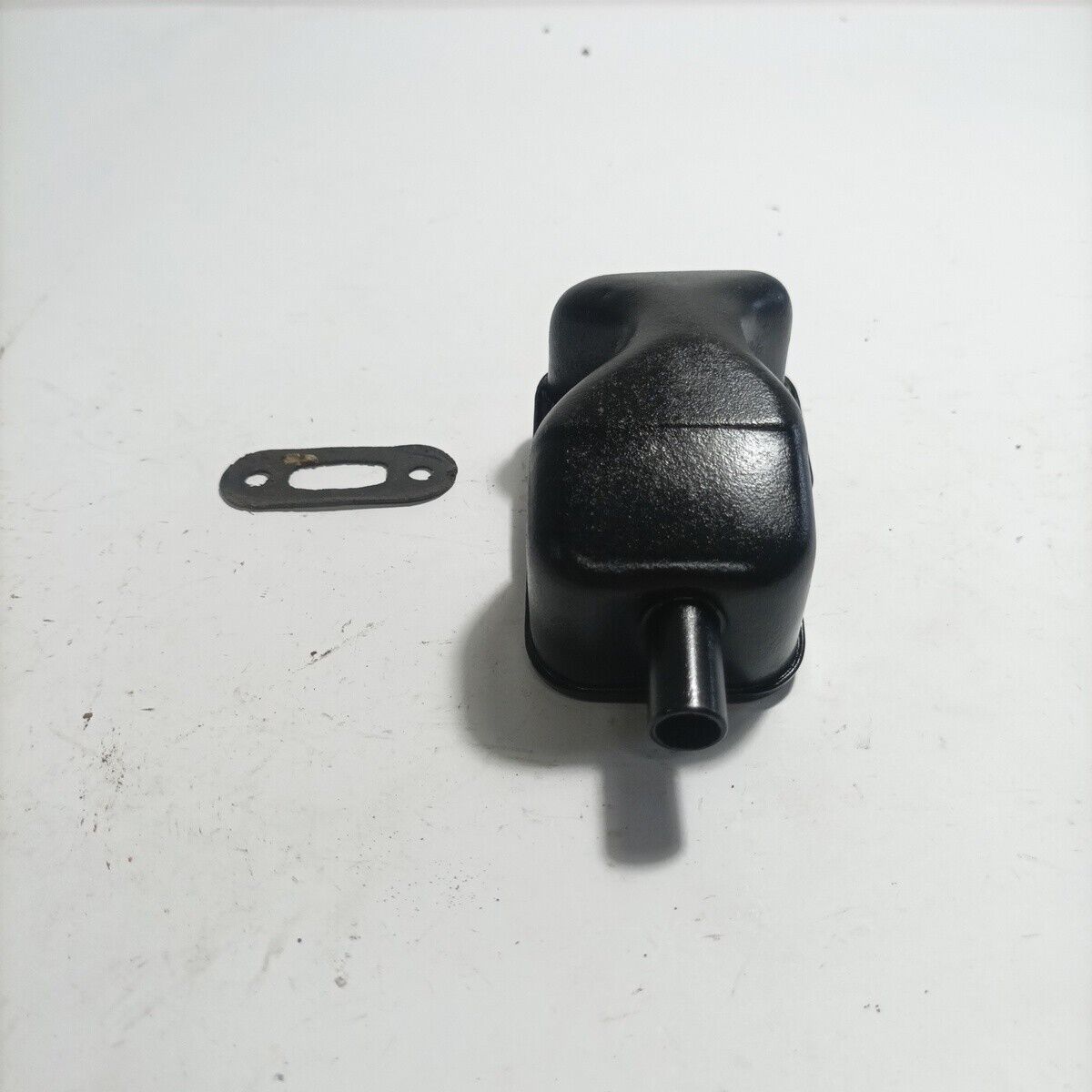 Ricambio MARMITTA SILENZIATORE Usato per decespugliatore Komatsu ZENOAH G2K