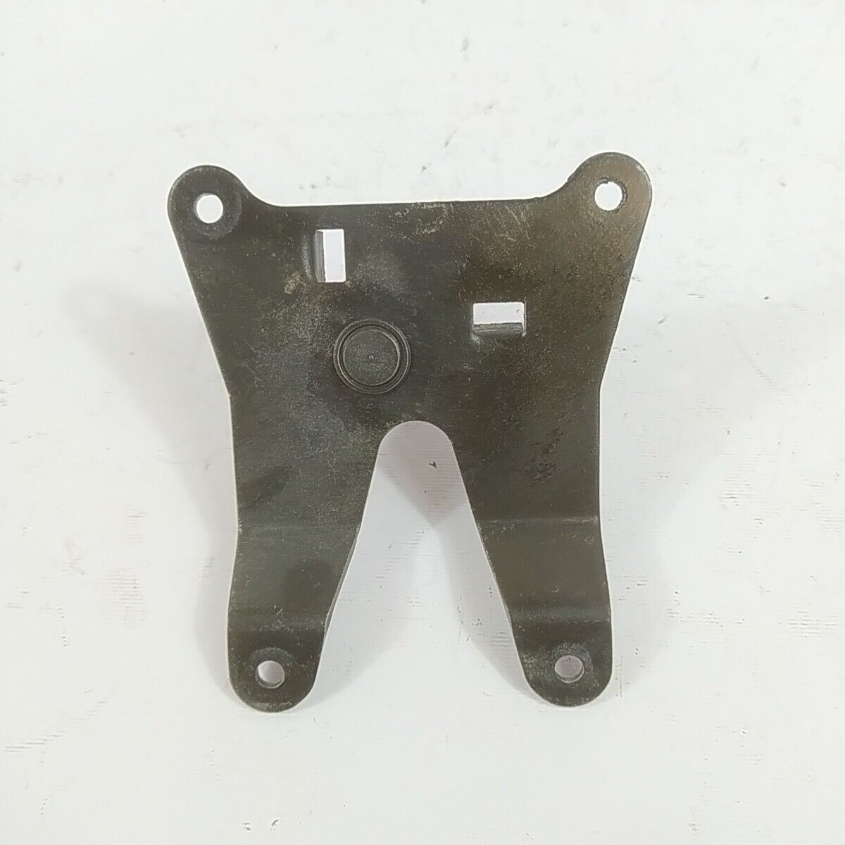 Ricambio STAFFA supporto MOTORE A ZAINO usato per decespugliatore ZENOAH G43L