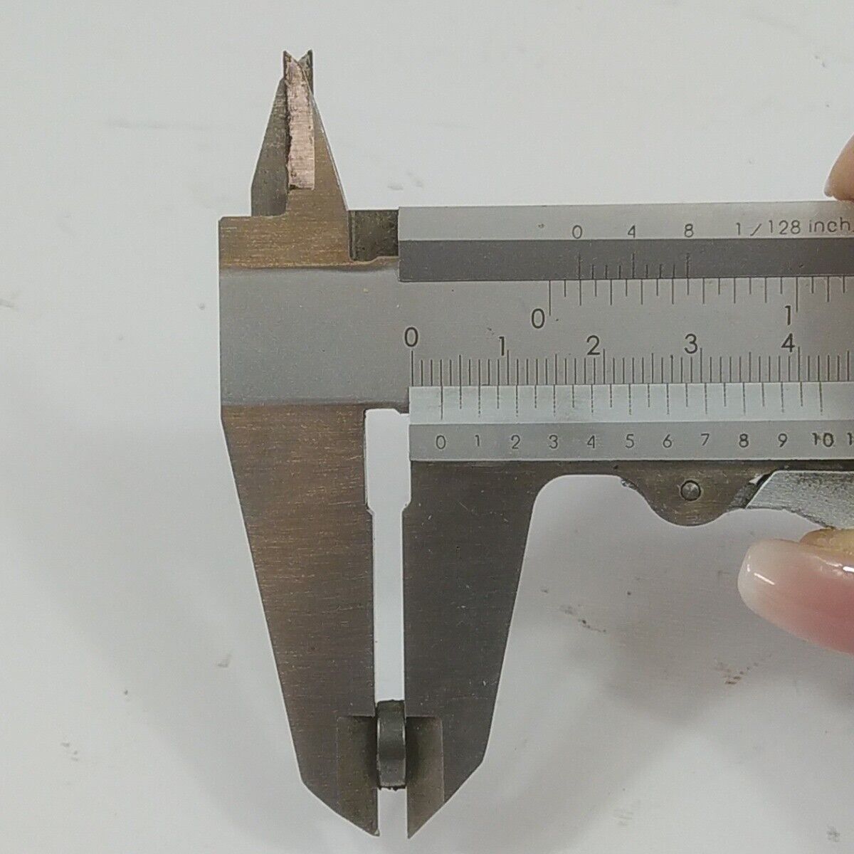 Ricambio per decespugliatore EFCO 8250 CHIAVETTA MEZZALUNA FERMO VOLANO usato