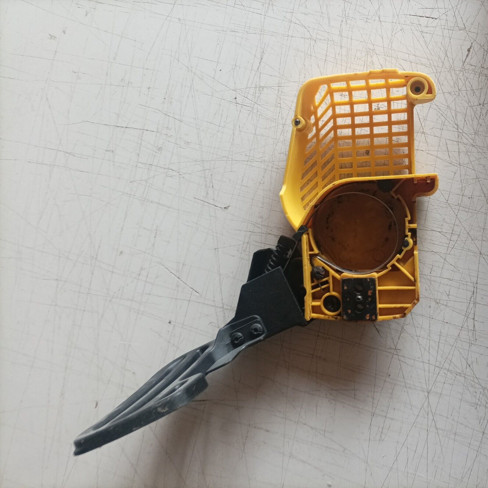 coperchio protezione FRENO CATENA PER MOTOSEGA KENDO CHAIN SAW 38 Cc usato