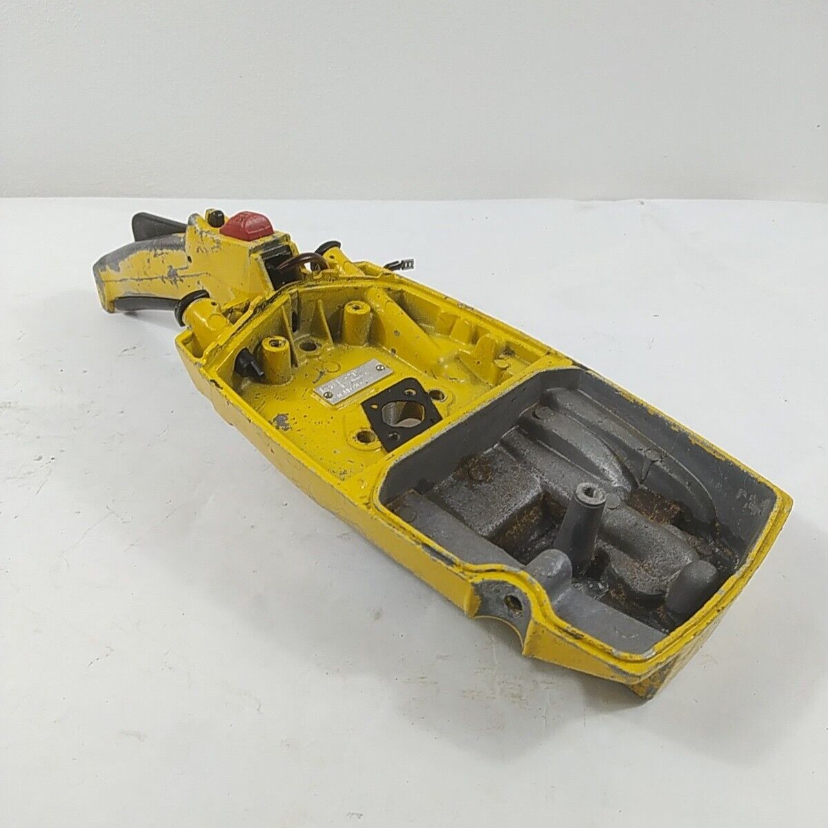 Ricambi IMPUGNATURA MANIGLIA PER MOTOSEGA MCCULLOCH PRO MAC 555 usati