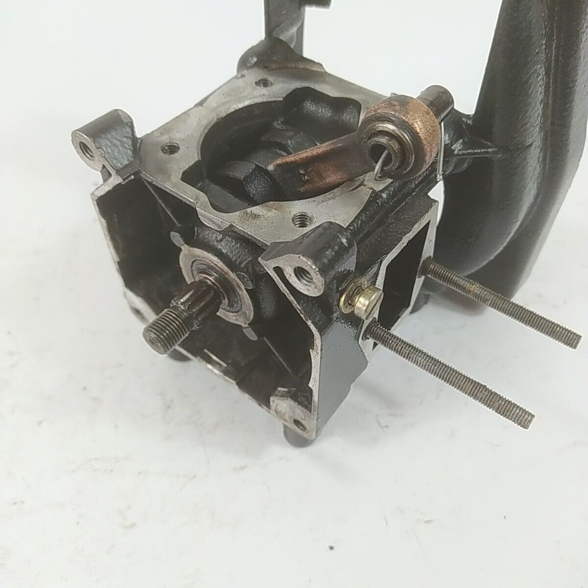 Ricambi usati per decespugliatore MCCULLOCH BP 38 albero motore carter basamento