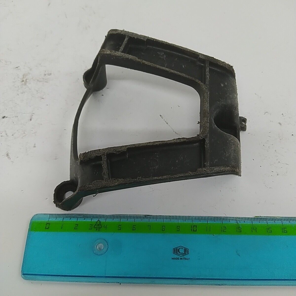 Ricambio usato STAFFA protezione SERBATOIO per decespugliatore KAWASAKI TG 33