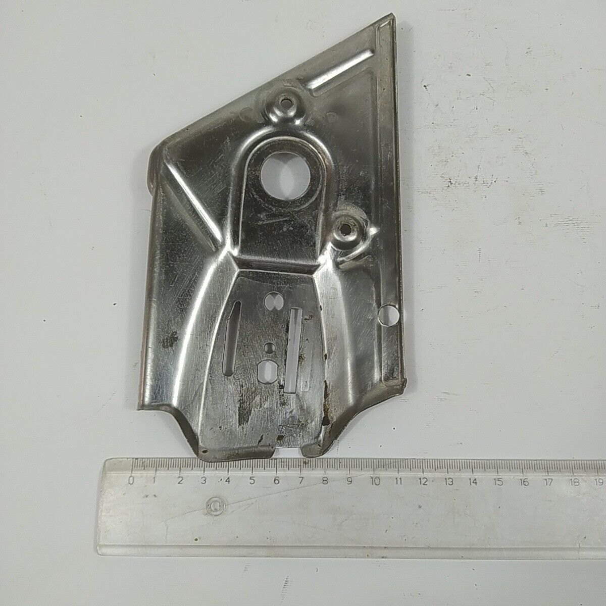 Ricambio per motosega ALPINA 500 PIASTRA COPERCHIO POMPA OLIO FRIZIONE usato