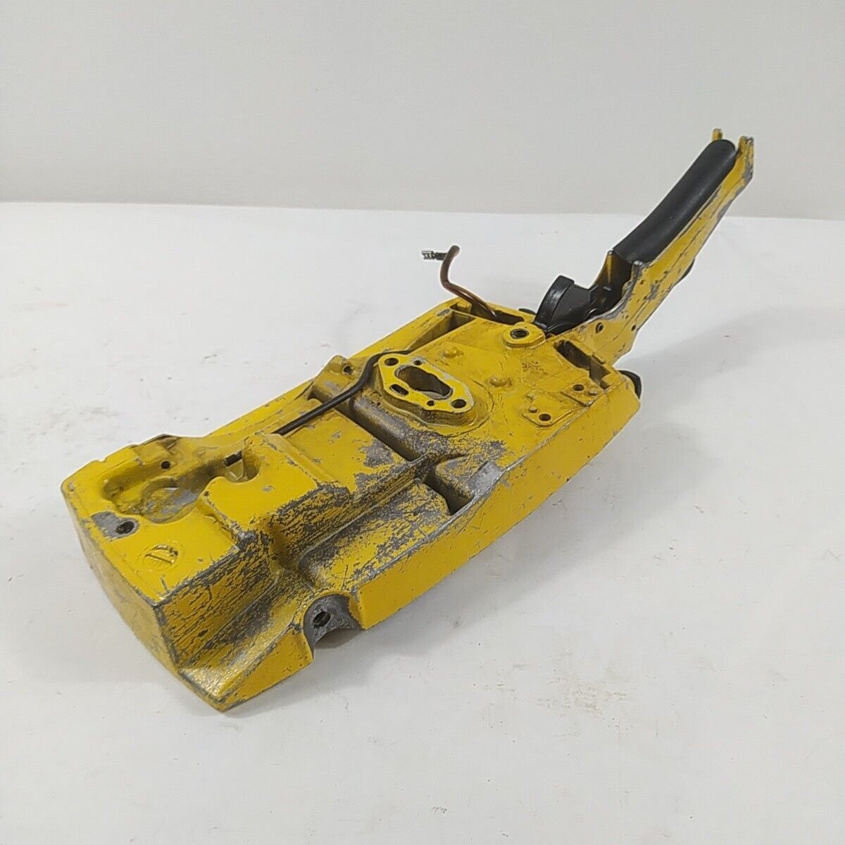 Ricambi IMPUGNATURA MANIGLIA PER MOTOSEGA MCCULLOCH PRO MAC 555 usati