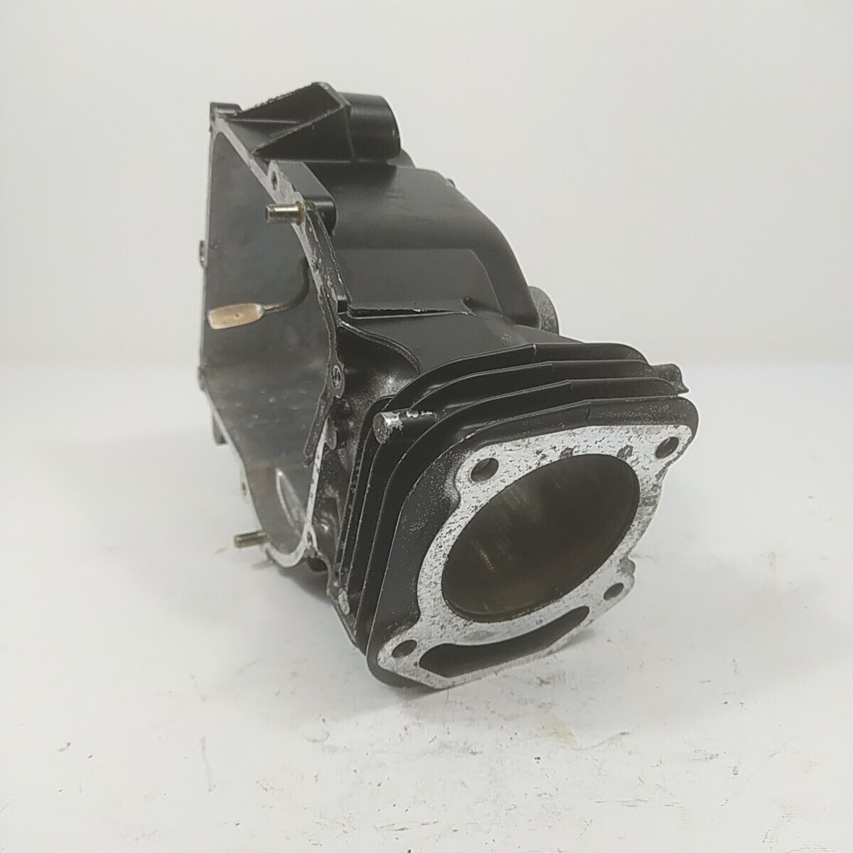 Ricambio CILINDRO CARTER MOTORE per tosaerba Briggs & Stratton 675 EXi usato