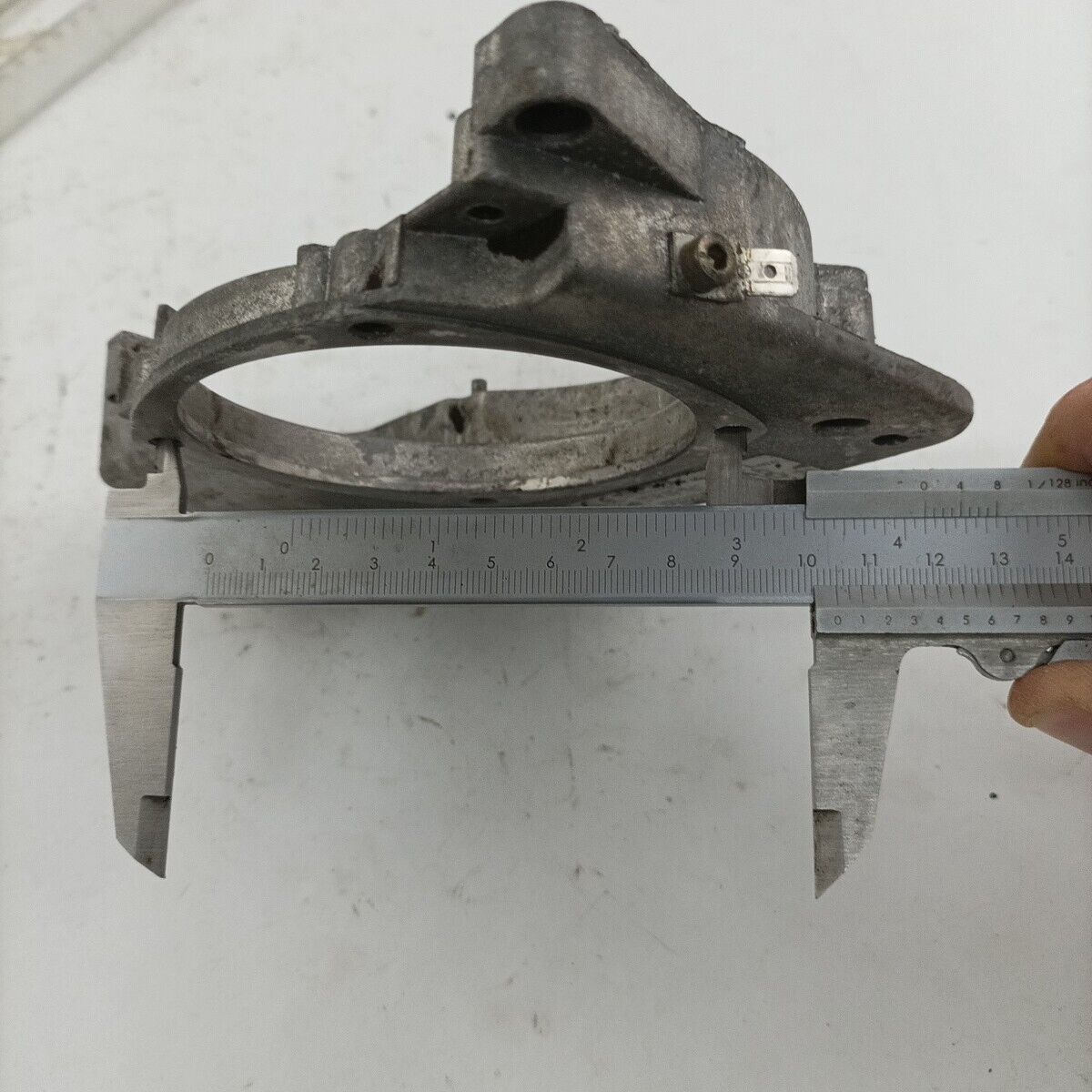 Ricambi DECESPUGLIATORE ALPINA star 41 F Coperchio SUPPORTO Carter VOLANO  usato