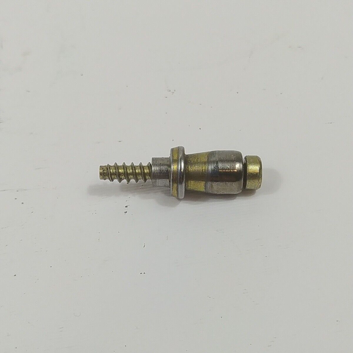 Ricambio per motosega CASTOR ALPINA 450 VITI IMPUGNATURA MANICO MANIGLIA Usato