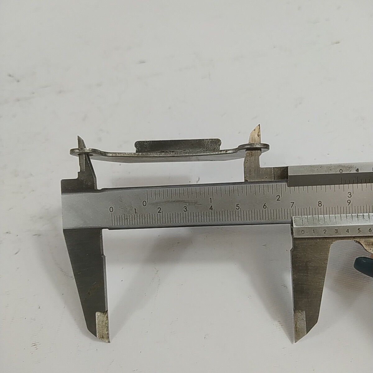 Ricambio STAFFA GOMMINI SERBATOIO usato per decespugliatore MITSUBISHI TL 52