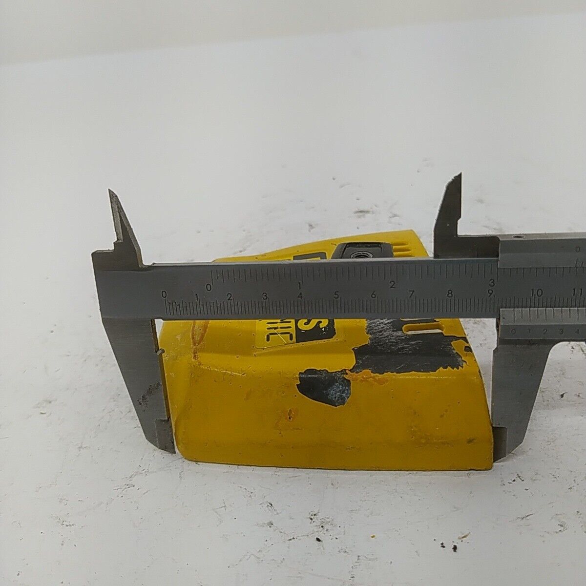 ricambio COPERCHIO FILTRO ARIA CARBURATORE Per motosega ALPINA PROF 70 S usati