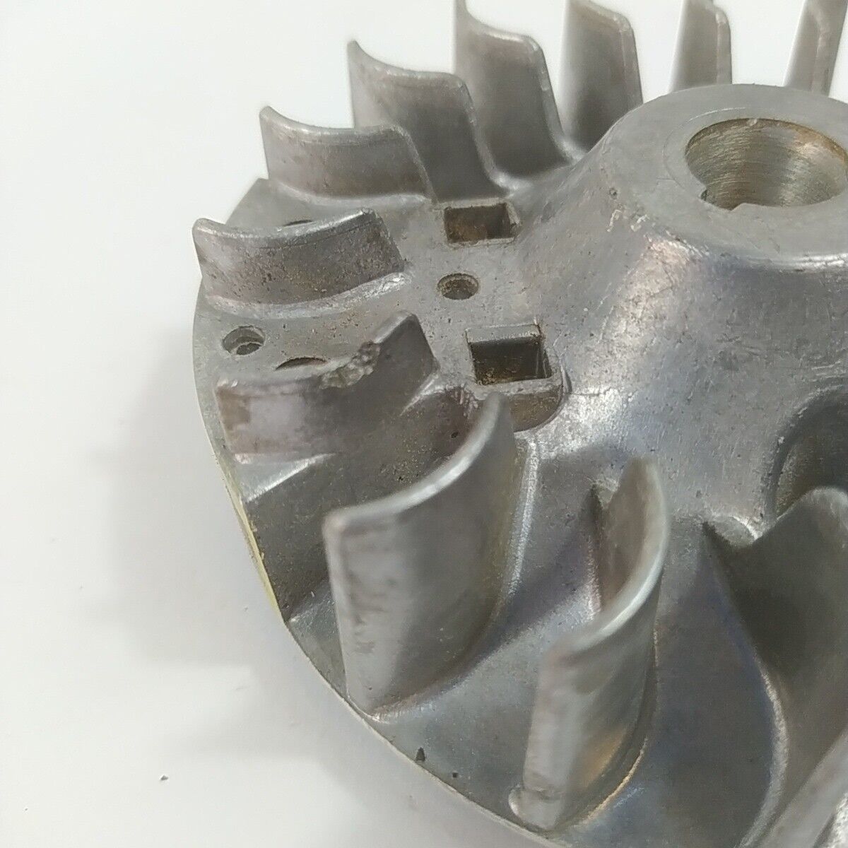 Ricambio VOLANO MAGNETICO DI AVVIAMENTO per decespugliatore TANAKA 501 ik usato