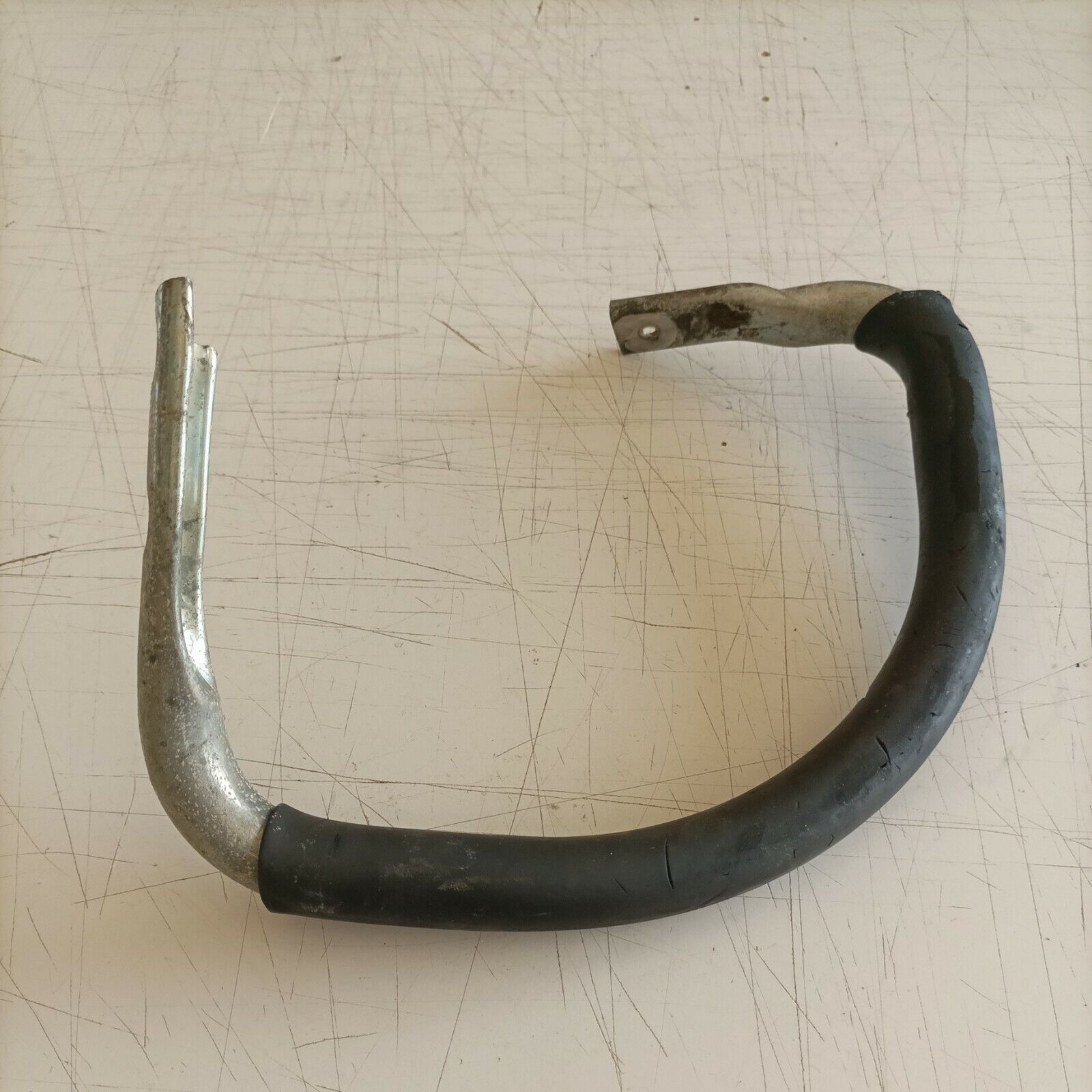 IMPUGNATURA MANIGLIA superiore PER MOTOSEGA MCCULLOCH PM 484 ricambi usati