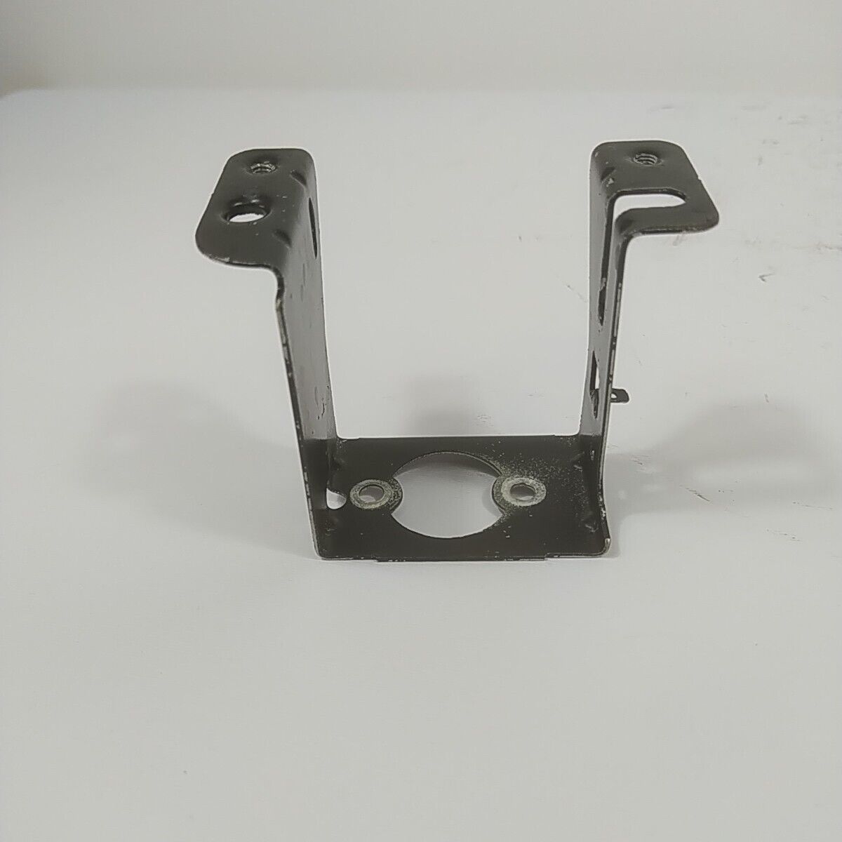 Ricambi STAFFA SUPPORTO CARBURATORE per tosaerba Briggs & Stratton 675 EXi usati