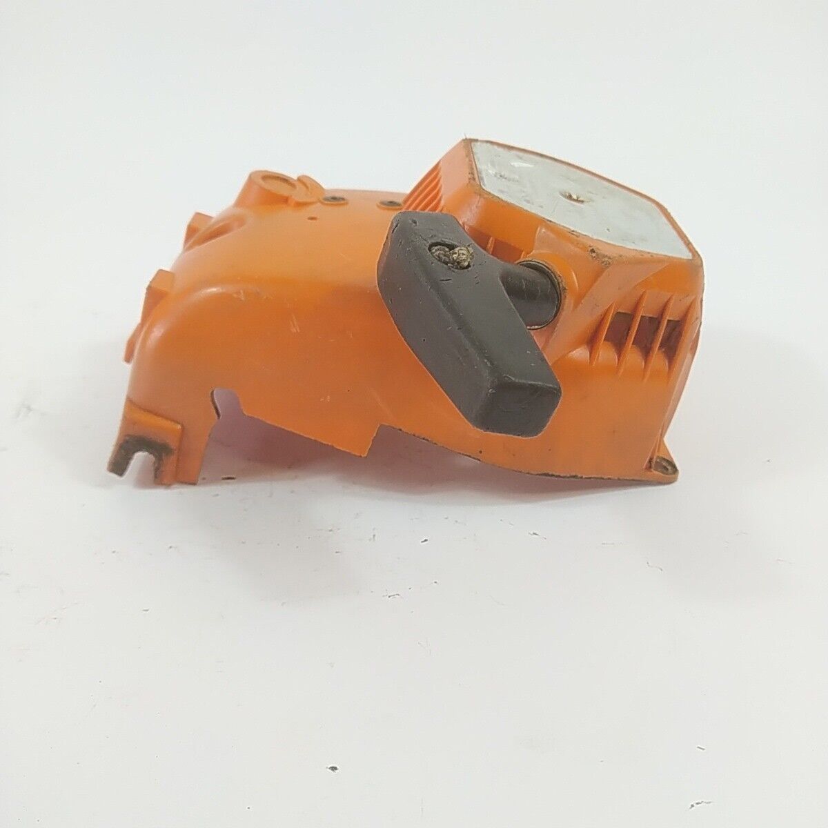 Ricambio usato COPERCHIO DI AVVIAMENTO A STRAPPO per DECESPUGLIATORE EMAK EFCO