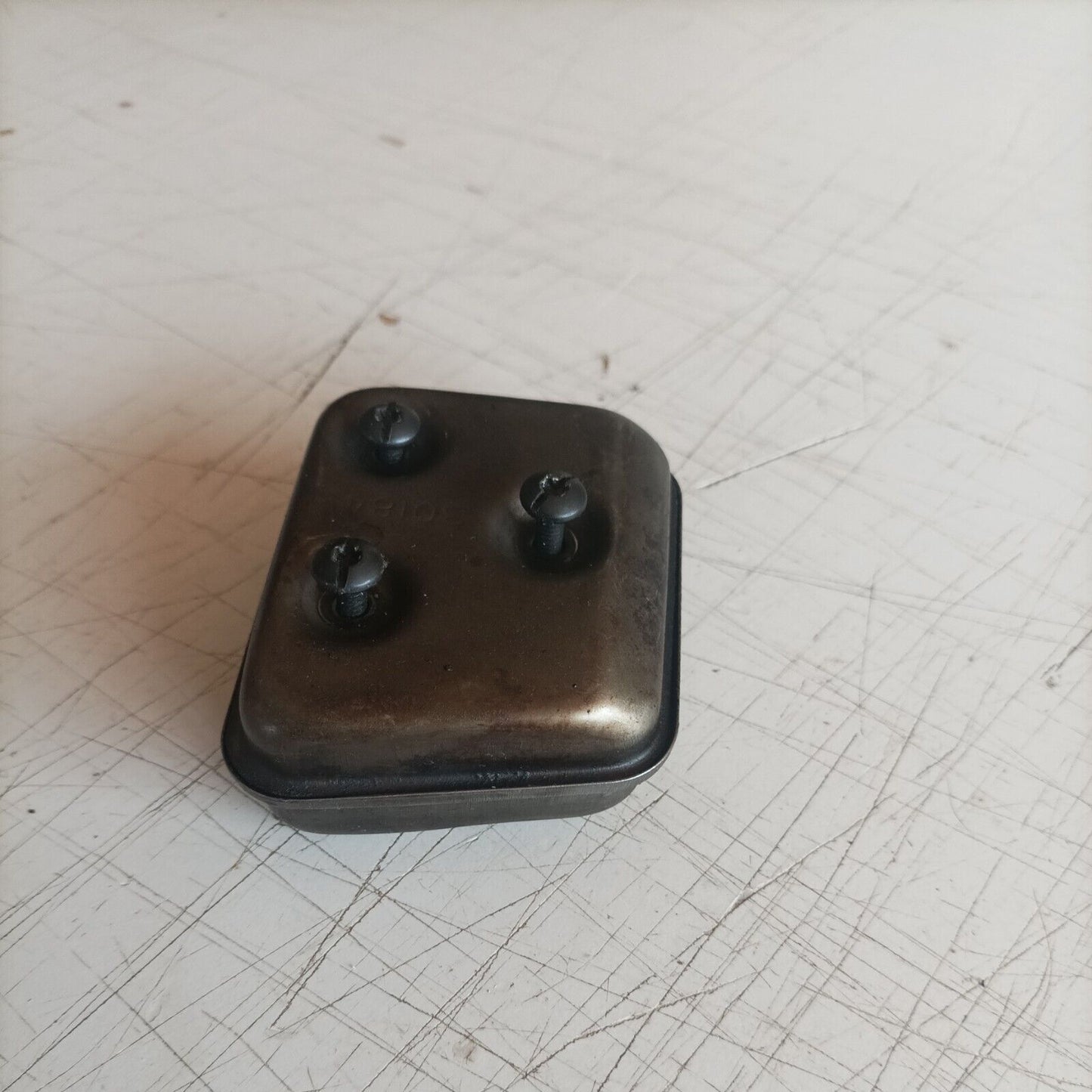 MARMITTA TERMINALE DI SCARICO PER MOTOSEGA KENDO CHAIN SAW CS38 ricambi usati