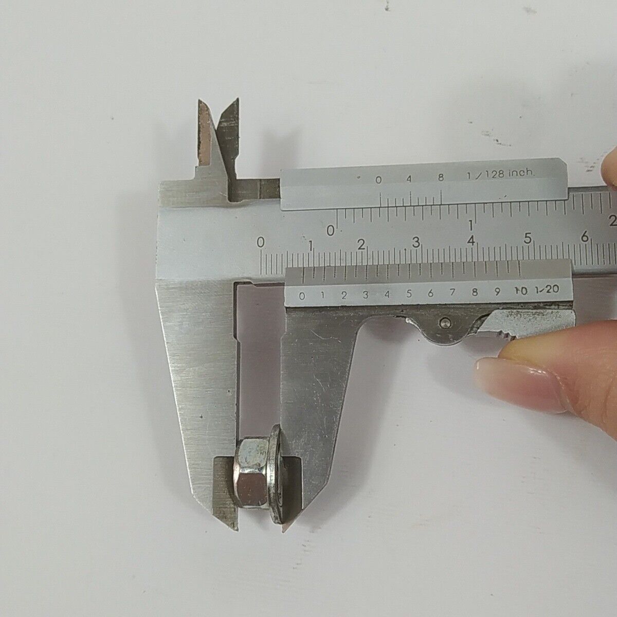 Ricambio per decespugliatore EFCO 8250 DADO VOLANO BULLONE ALBERO MOTORE usato
