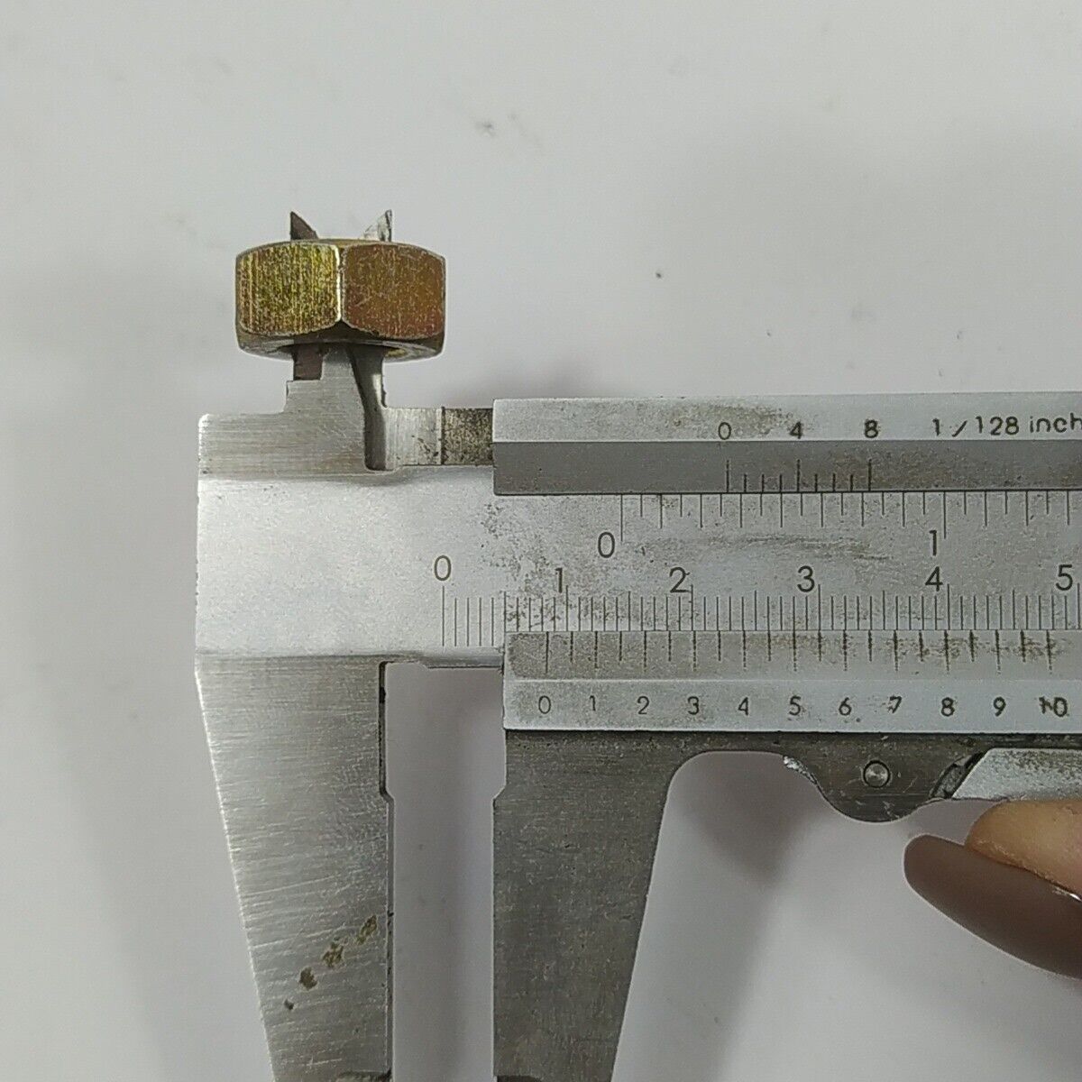 Ricambio VITI VITE ALBERO MOTORE usato per decespugliatore Komatsu ZENOAH G5K