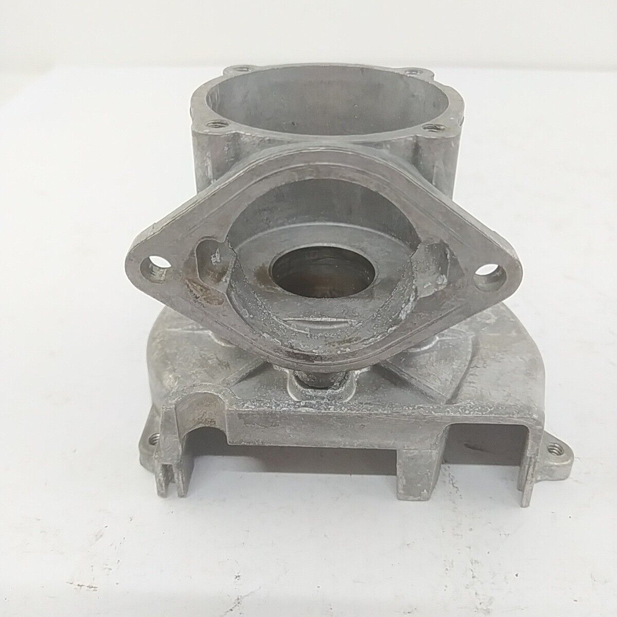 Ricambio usato CARTER BASAMENTO MOTORE cilindro per decespugliatore STIHL FS 44