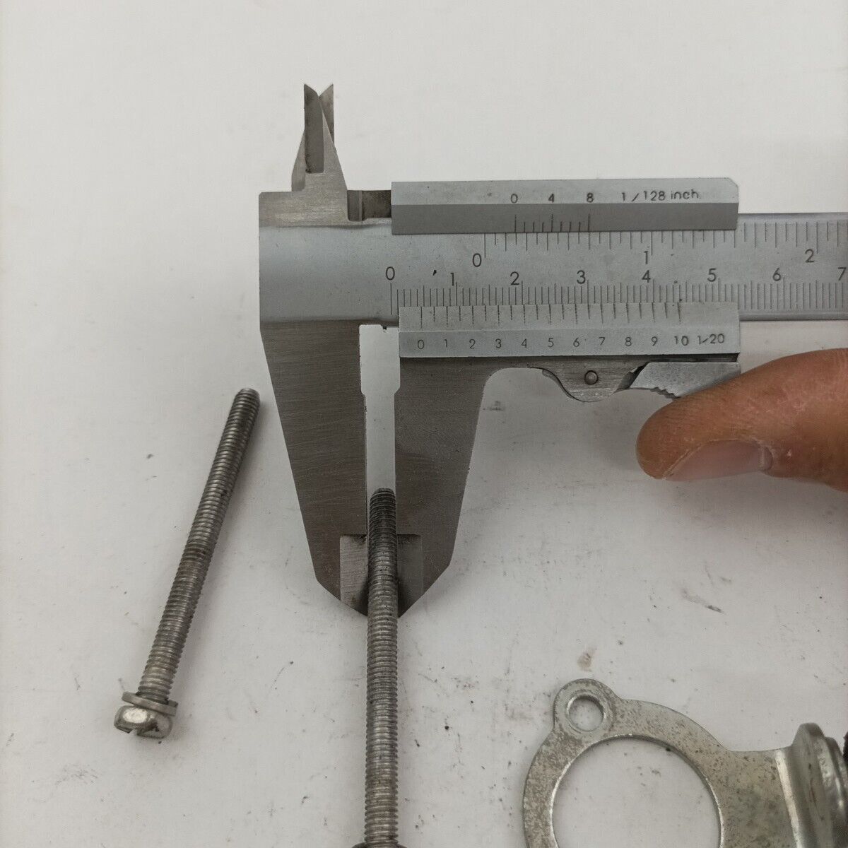 Ricambio SUPPORTO CARBURATORE E FILTRO ARIA MOTOSEGA HOMELITE XL - 12 usato