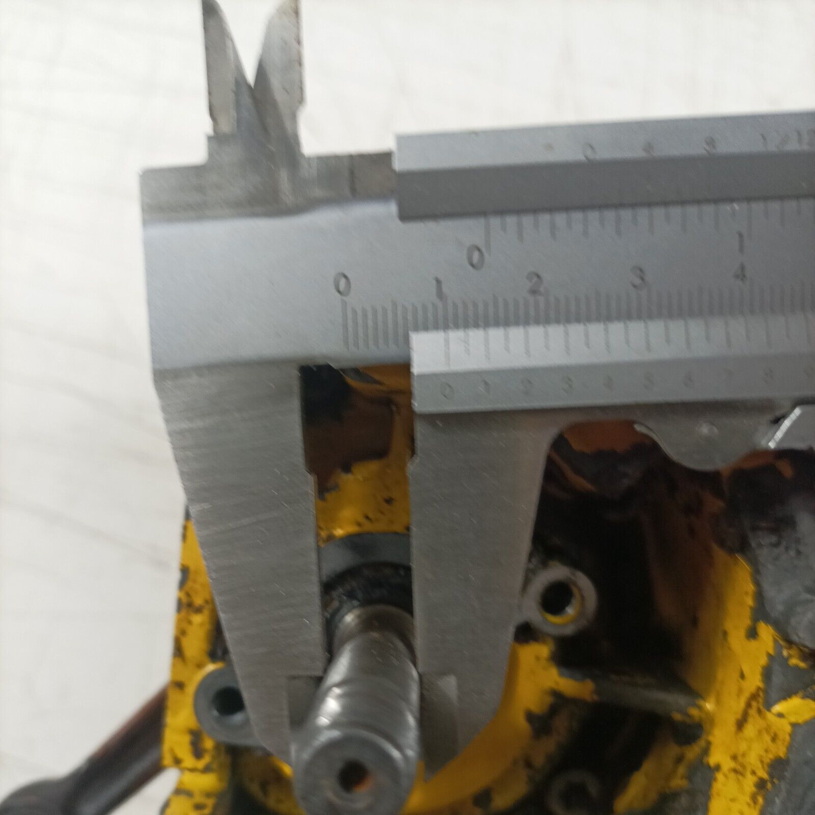 ricambi usati per MOTOSEGA ALPINA A 41 ALBERO MOTORE carter  basamento SERBATOIO