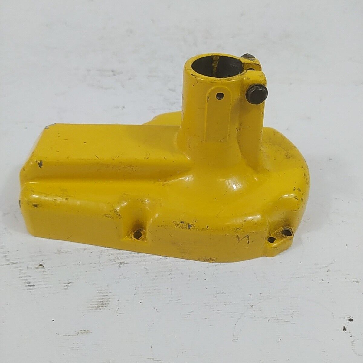 Ricambio SUPPORTO CAMPANA FRIZIONE usato DECESPUGLIATORE mcculloch SUPER MAC 26