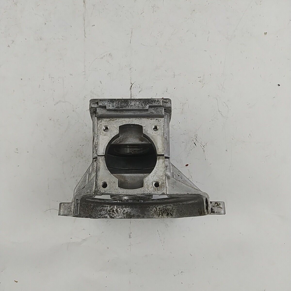 Ricambio CARTER BASAMENTO CILINDRO usato per decespugliatore MARUYAMA EA 320