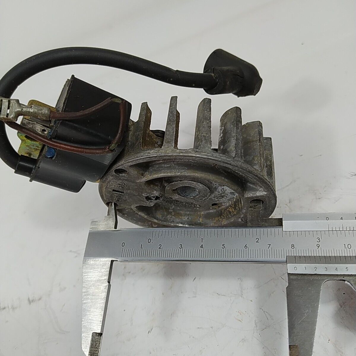 ricambio usato BOBINA E VOLANO MAGNETICO DI AVVIAMENTO per motosega CASTOR 330 