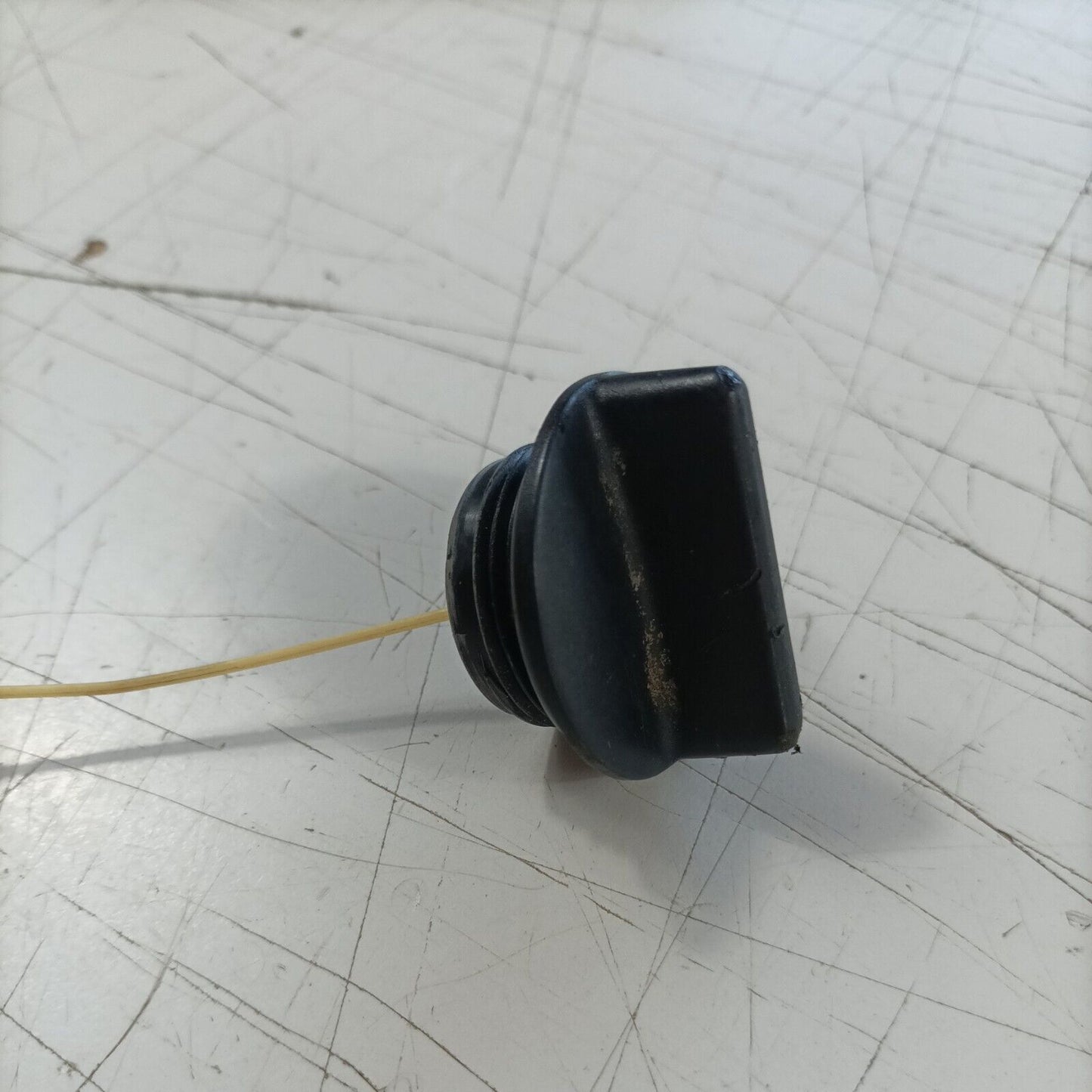 MOTOSEGA OLEOMAC OM 251 KIT TAPPO SERBATOIO CARBURANTE MISCELA ricambi usati