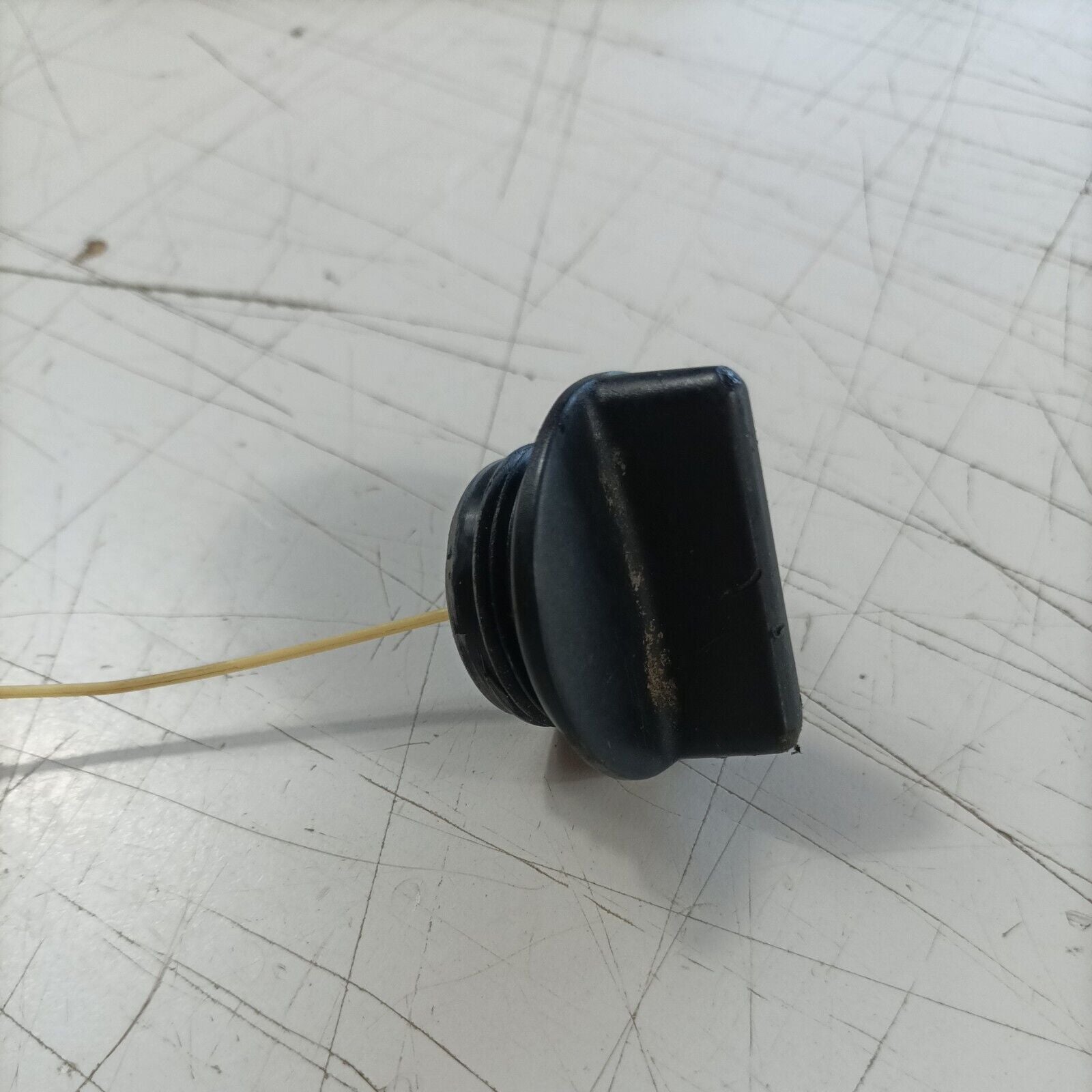 MOTOSEGA OLEOMAC OM 251 KIT TAPPO SERBATOIO CARBURANTE MISCELA ricambi usati