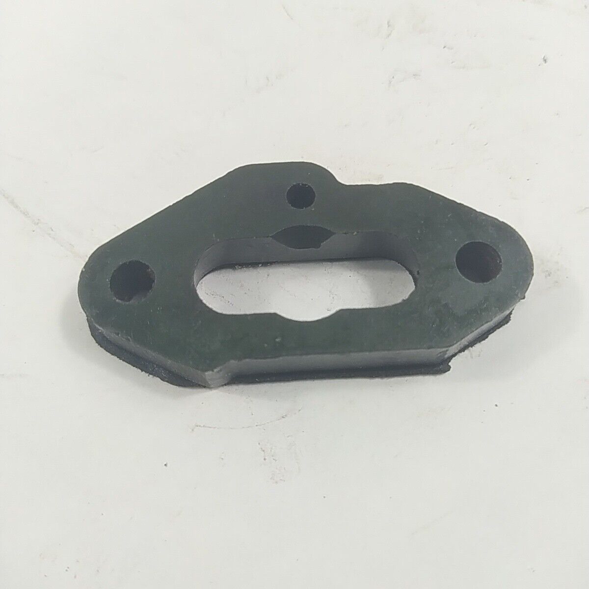 Ricambi FLANGIA COLLETTORE CARBURATORE PER MOTOSEGA MCCULLOCH PRO MAC 555 usati