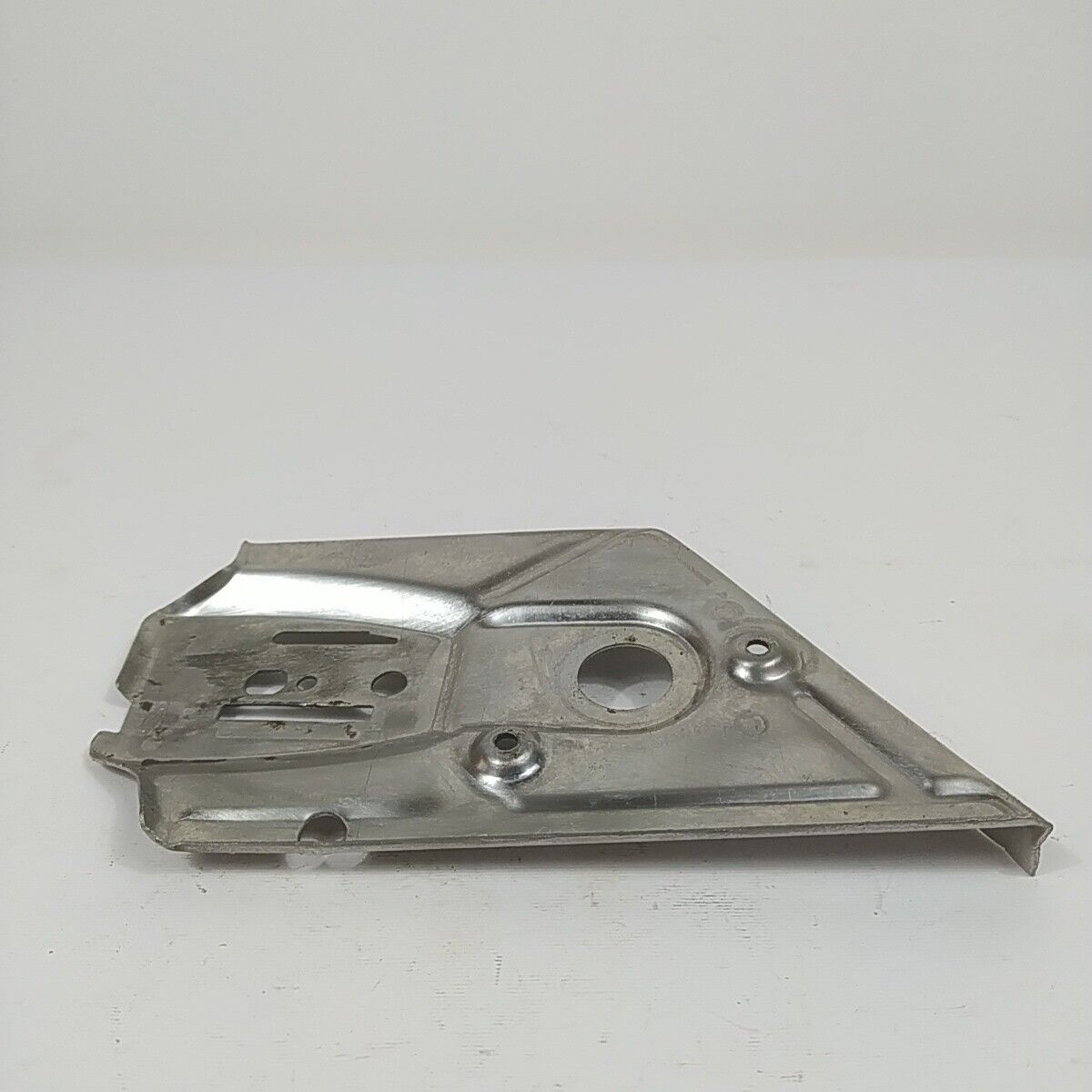 Ricambio per motosega ALPINA 500 PIASTRA COPERCHIO POMPA OLIO FRIZIONE usato