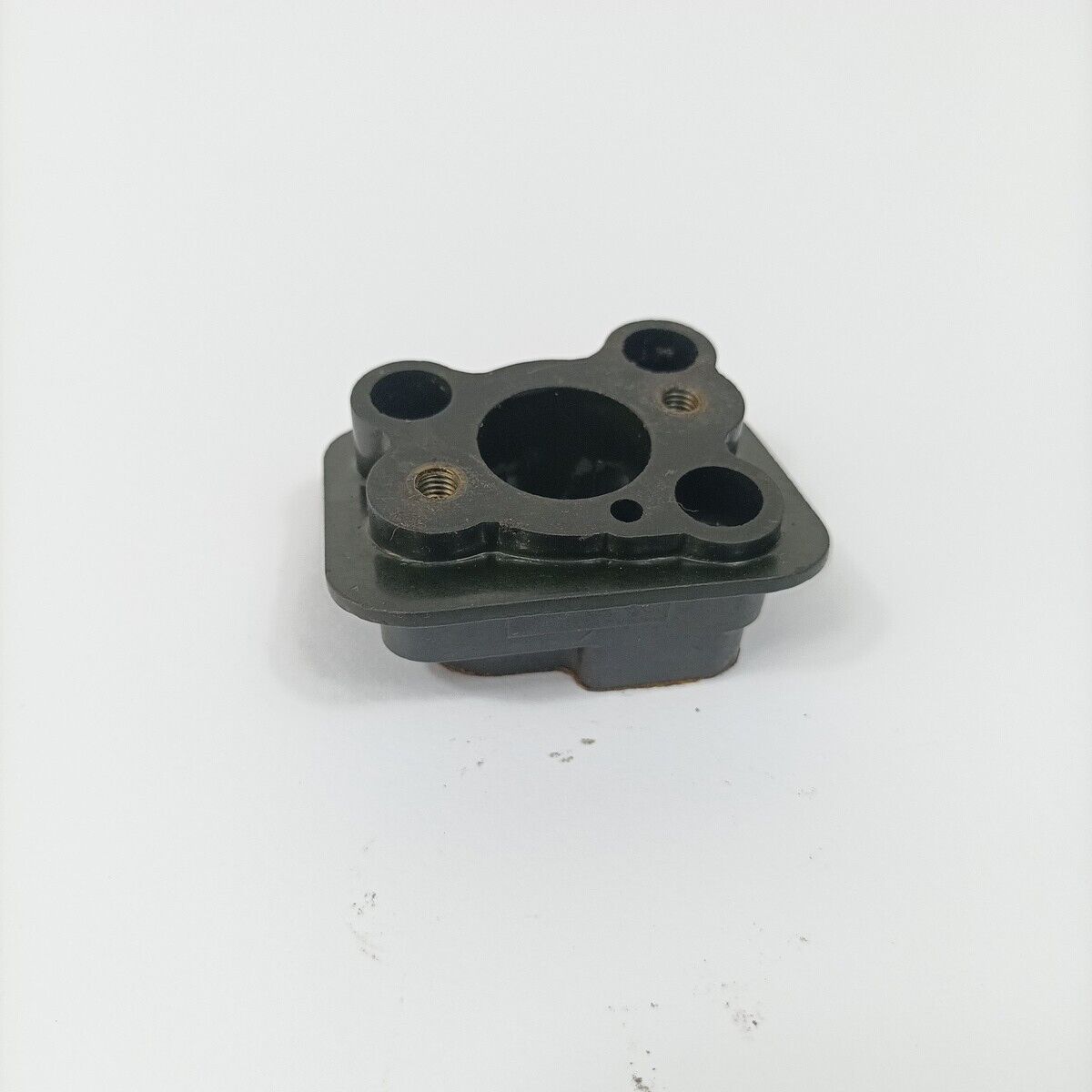 Ricambio usato FLANGIA COLLETTORE CARBURATORE per motosega DOLMAR 116 si