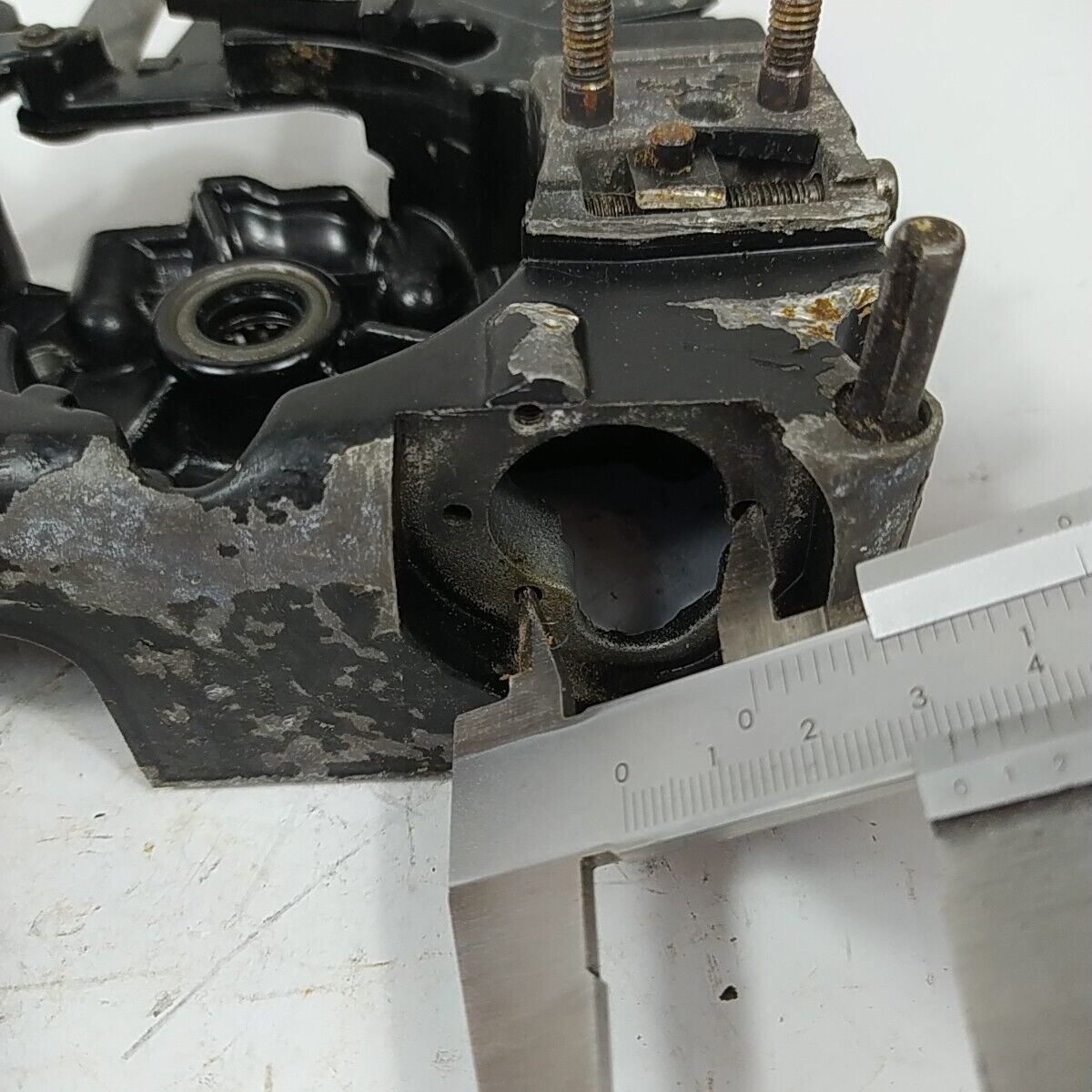BASAMENTO CILINDRO serbatoio olio PER MOTOSEGA MCCULLOCH 45 EUROPA 92 usato