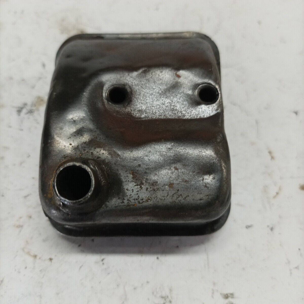 Ricambio MARMITTA di scarico SILENZIATORE Usato per decespugliatore ZENOAH