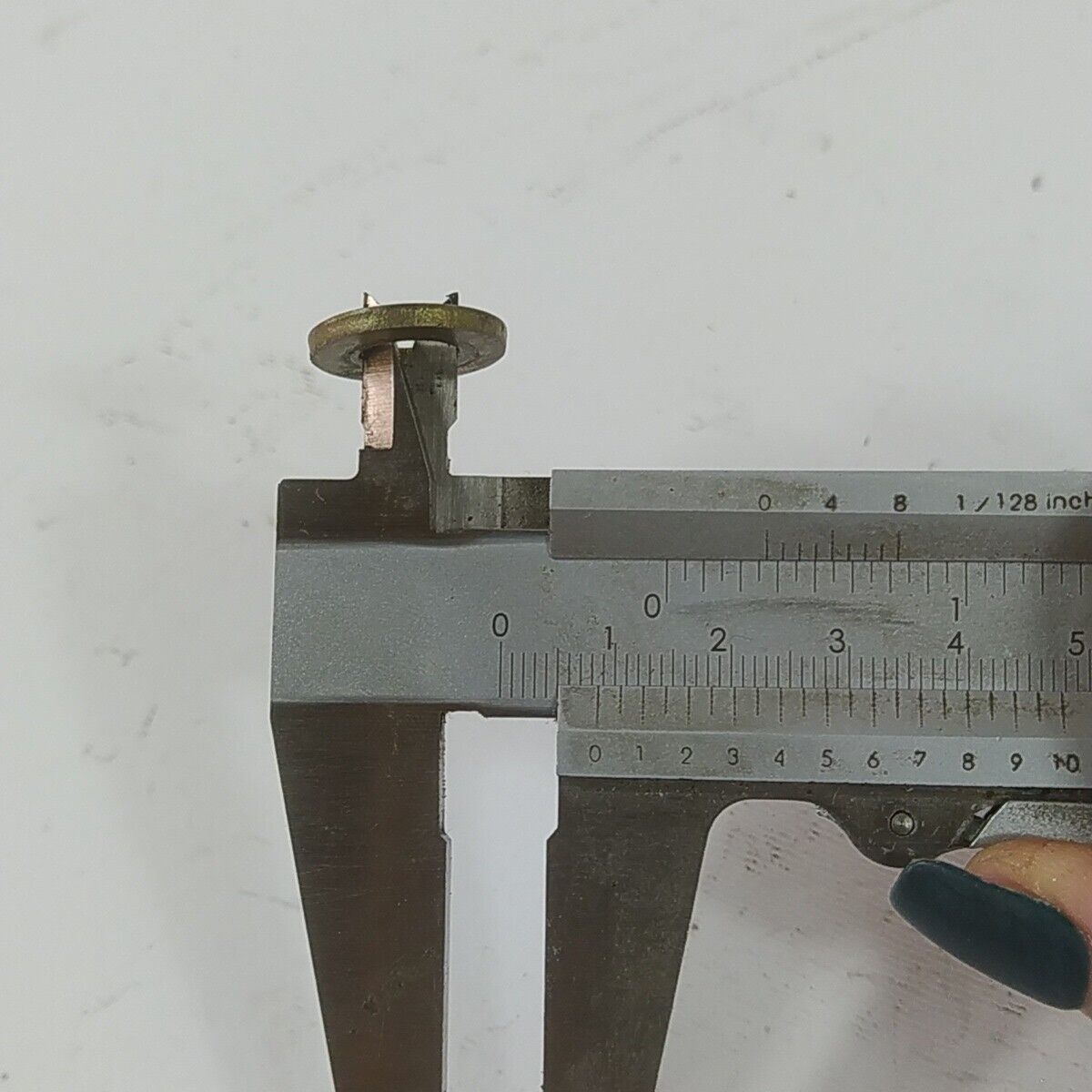 Ricambio DADO E FERMO VOLANO Albero motore usato per decespugliatore ZENOAH G43L