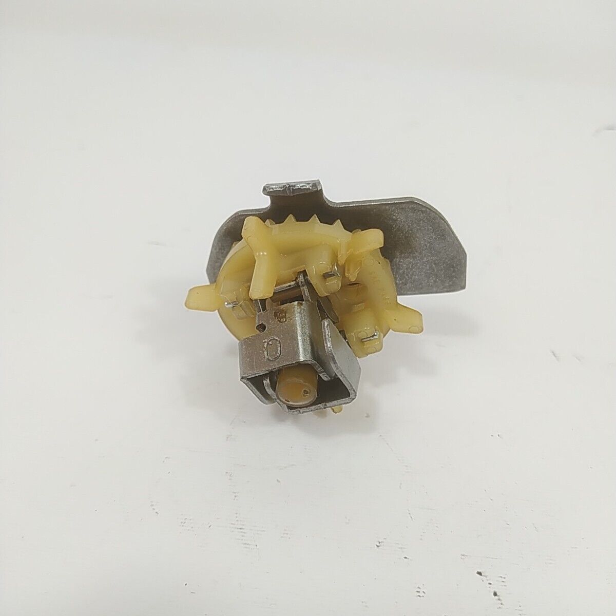 Ricambi valvola regolazione olio motore per rasaerba Briggs & Stratton 675 usato