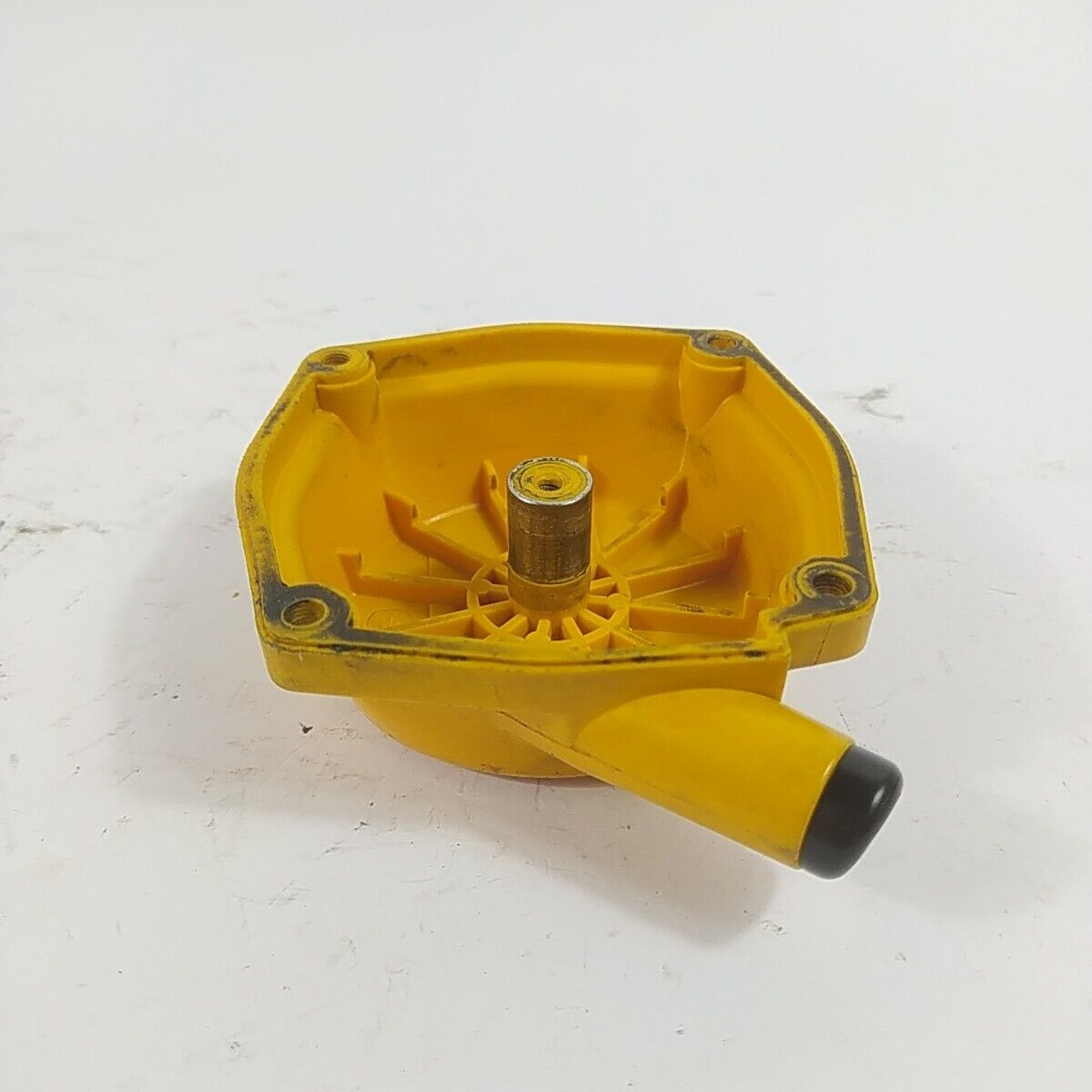 Ricambio DECESPUGLIATORE ALPINA STAR 41 COPERCHIO DI AVVIAMENTO usato