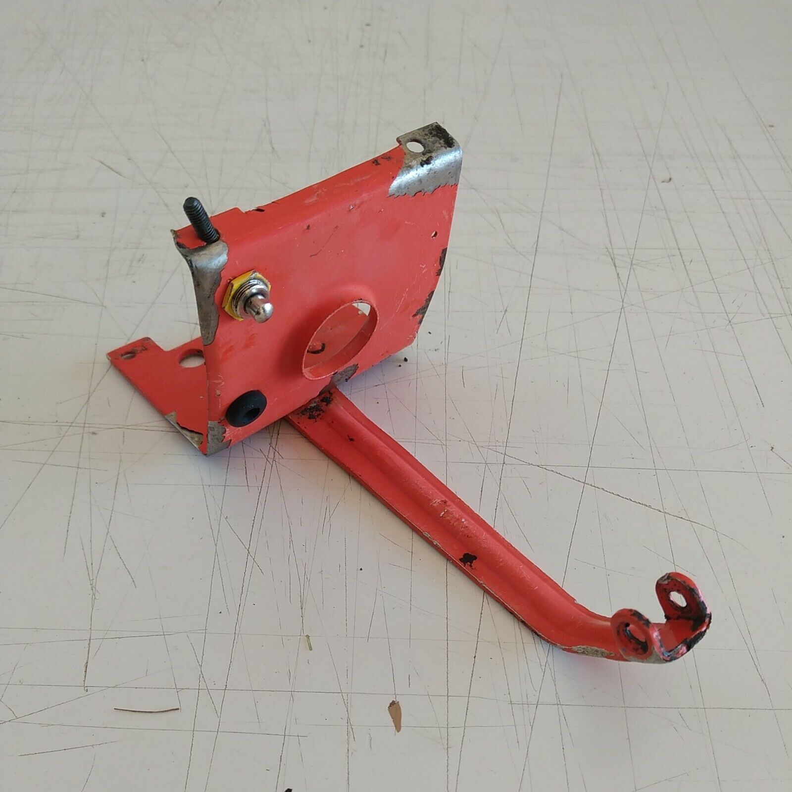 MANIGLIA INFERIORE IMPUGNATURA MANICO PER MOTOSEGA ALPINA 70 CASTOR 70